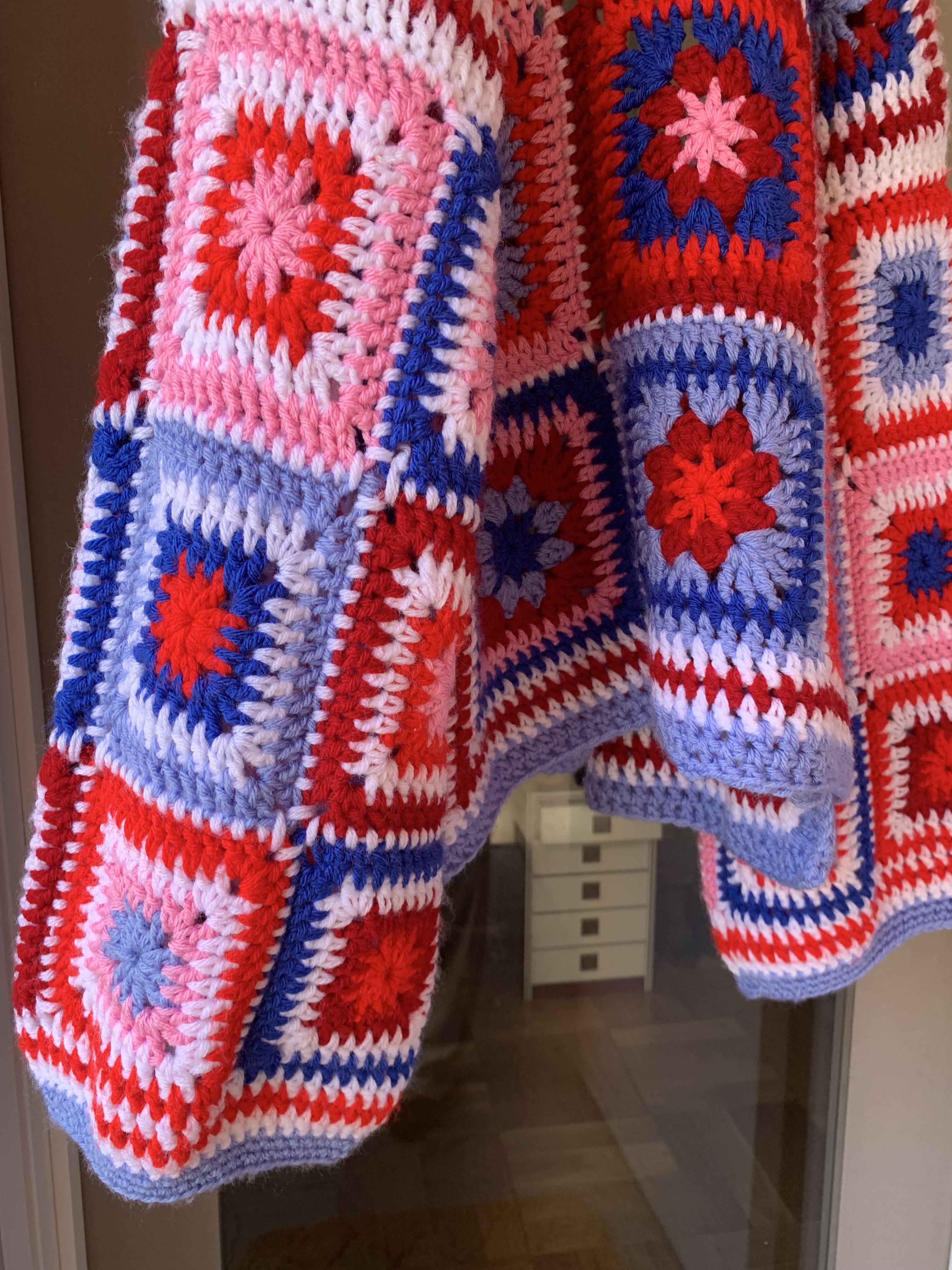 Crochet granny square cardigan の画像 10