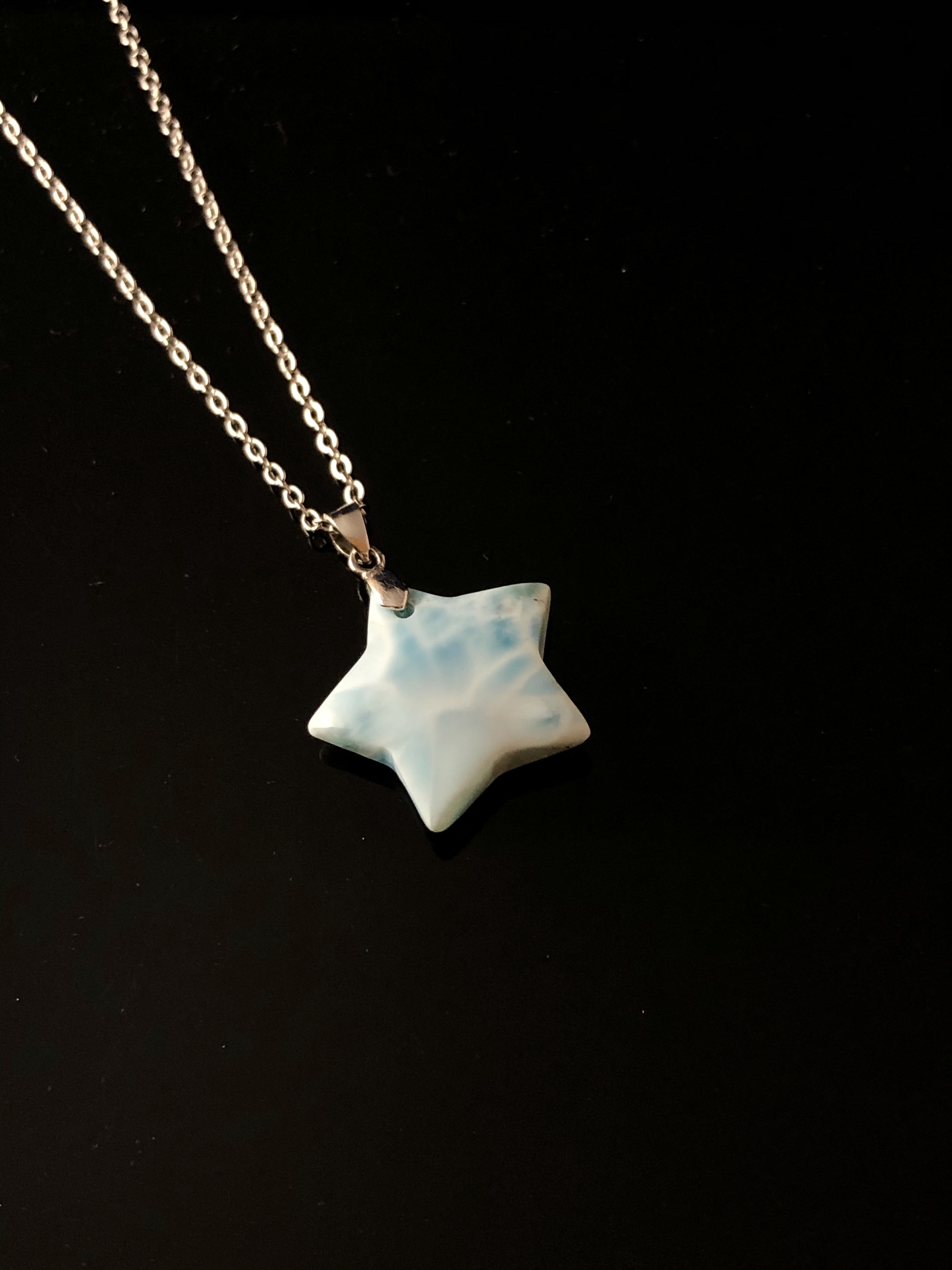 星形 ラリマーのペンダントトップ 虹色の星 星形 ラリマーのペンダントトップ 虹色の星