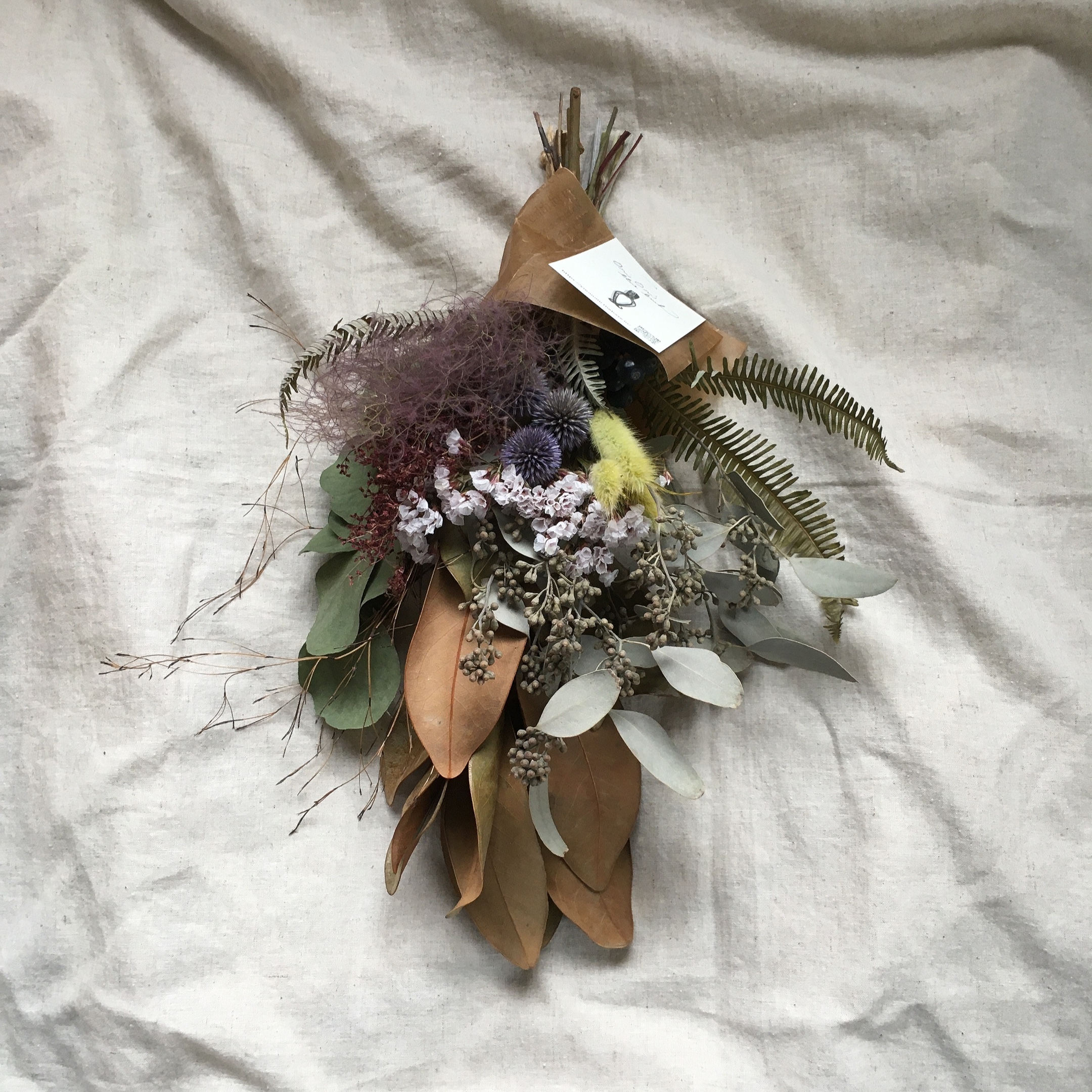 るり玉アザミのスワッグ ナチュラル アンティークのドライフラワーリースoriori