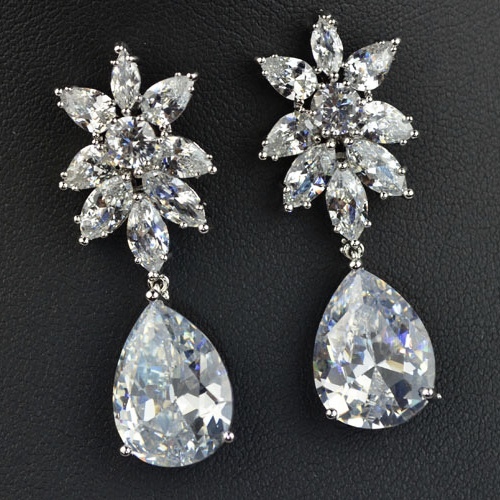 ジルコニアピアス ビジューピアス Czダイヤ ブライダルピアス ウェディング アクセサリー クリスタル シルバー 結婚式 Cz Aile Bouquet