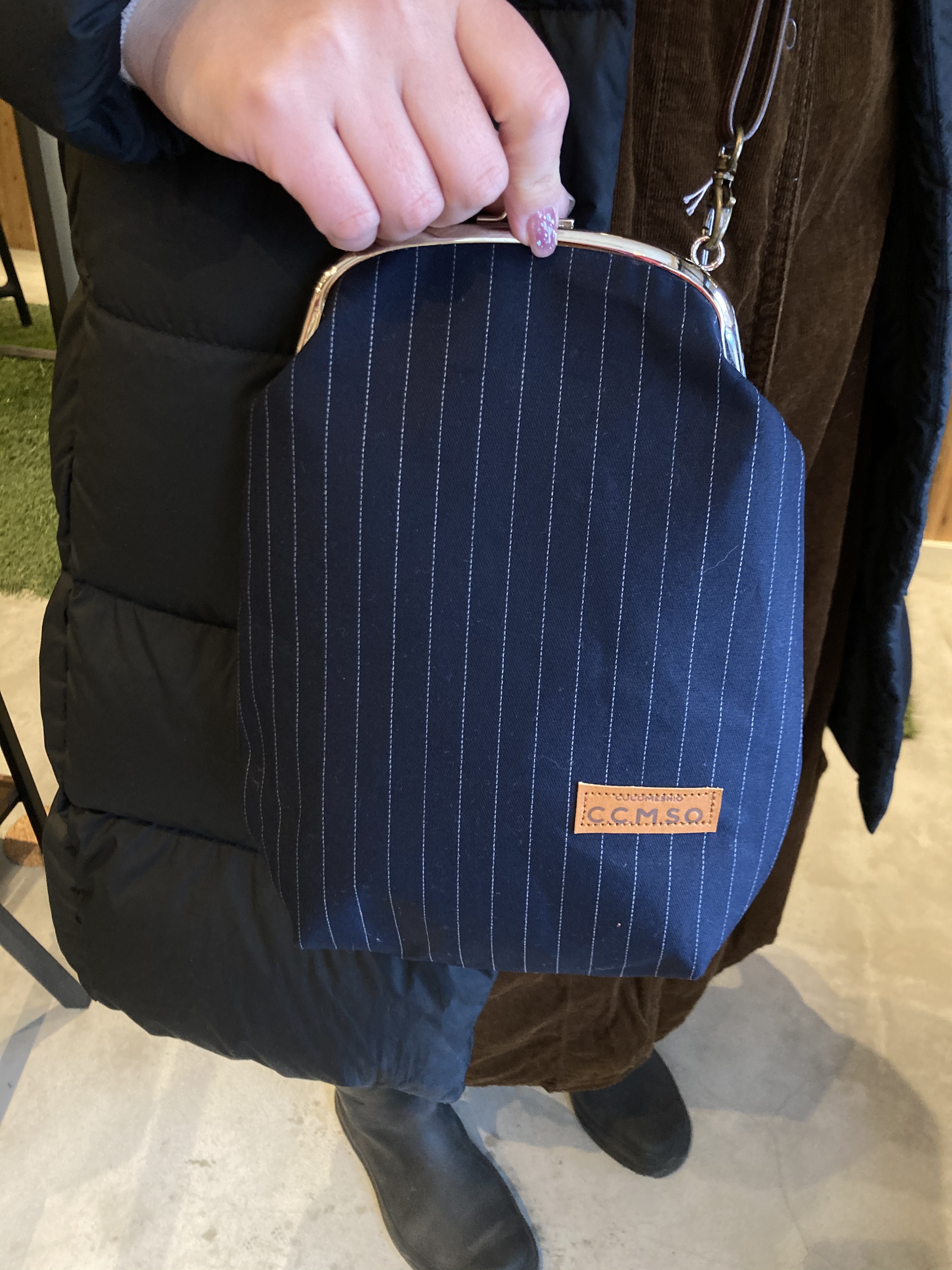 縦型がま口ポシェット スーツ Cocomeshio 縦型がま口ポシェット スーツ Cocomeshio