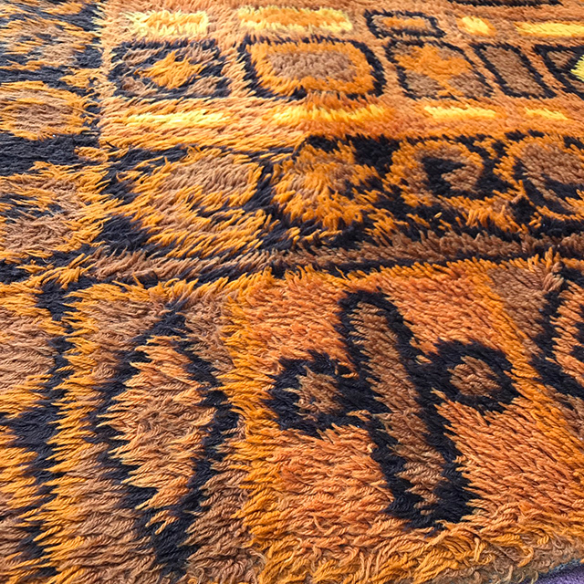 1960年代のアメリカ製ビンテージシャギーラグ Beady Antiques