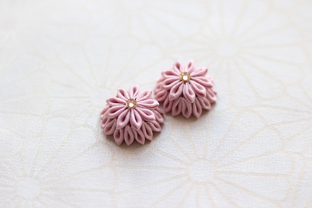 つまみ細工 イヤリング Petit Bonheur プチボヌール つまみ細工 ヘアアクセサリー アクセサリー 髪飾り 着物髪飾り