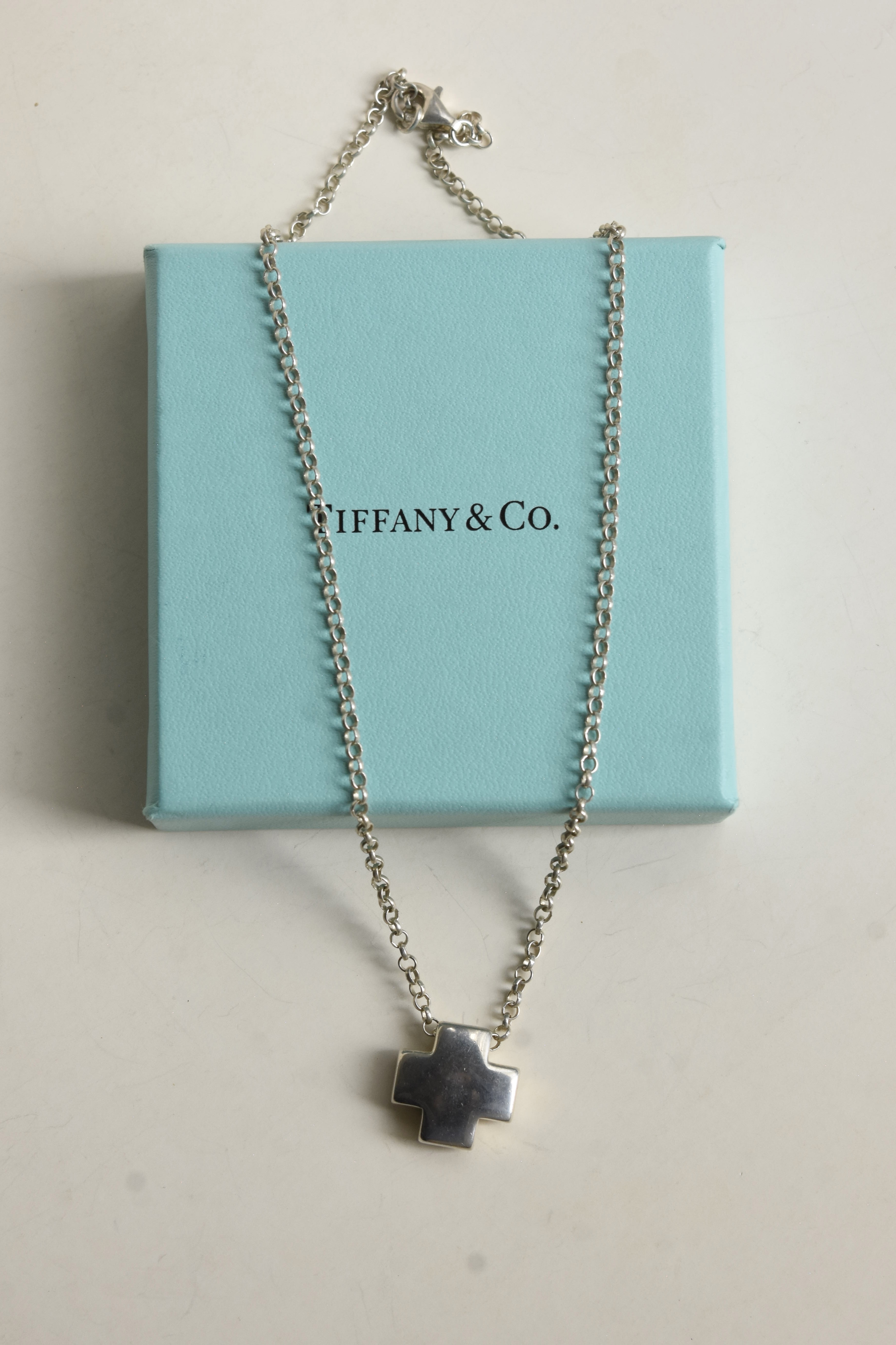 IORI/"Tiffany & Co." necklace/Roman Cross
