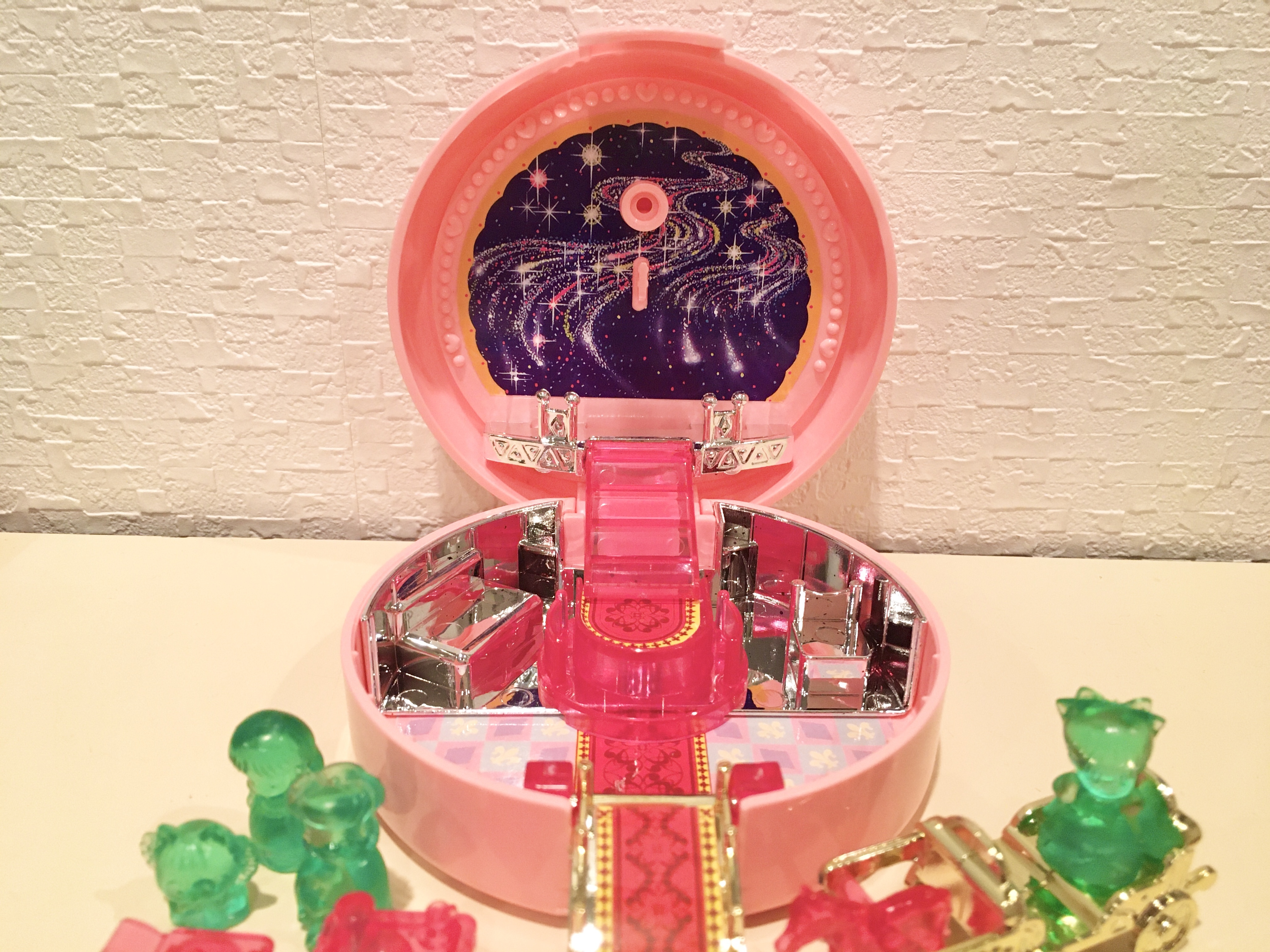 90年代 姫ちゃんのリボン トゥインクルコンパクト ひみつの宮殿 魔法のお城 坂井羊商店 90年代 姫ちゃんのリボン トゥインクルコンパクト ひみつの宮殿 魔法のお城 坂井羊商店
