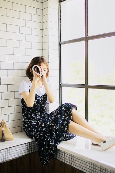 キャミワンピ ワンピース ロングワンピース レディース Vネック ロング 春夏 ネイビー 花柄 レディースの海外トレンドファッション通販サイト Kahana キャミワンピ ワンピース ロングワンピース レディース Vネック ロング 春夏 ネイビー 花柄 レディースの海外トレンドファッション通販サイト Kahana