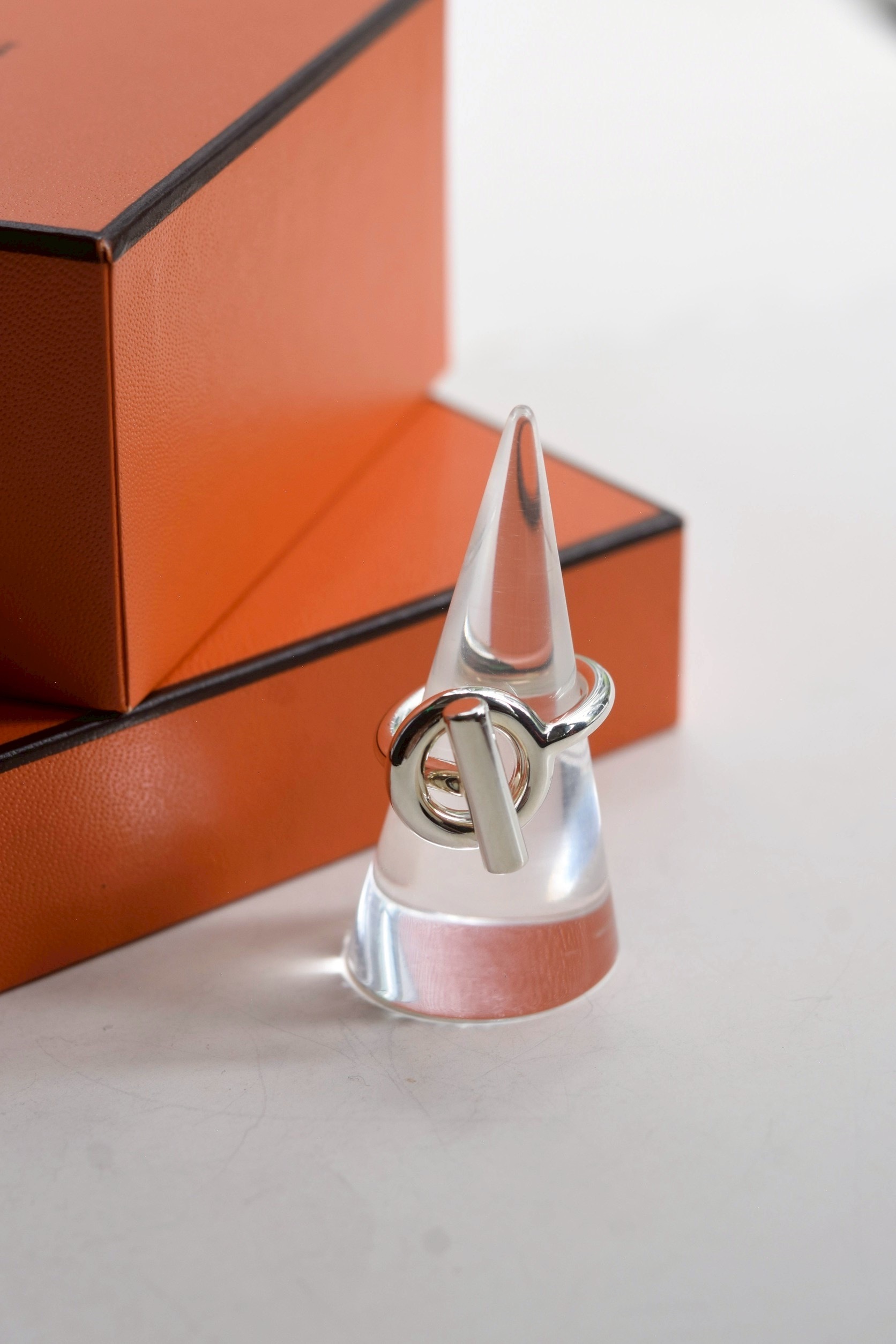 IORI/"HERMES" ring/ Echappee