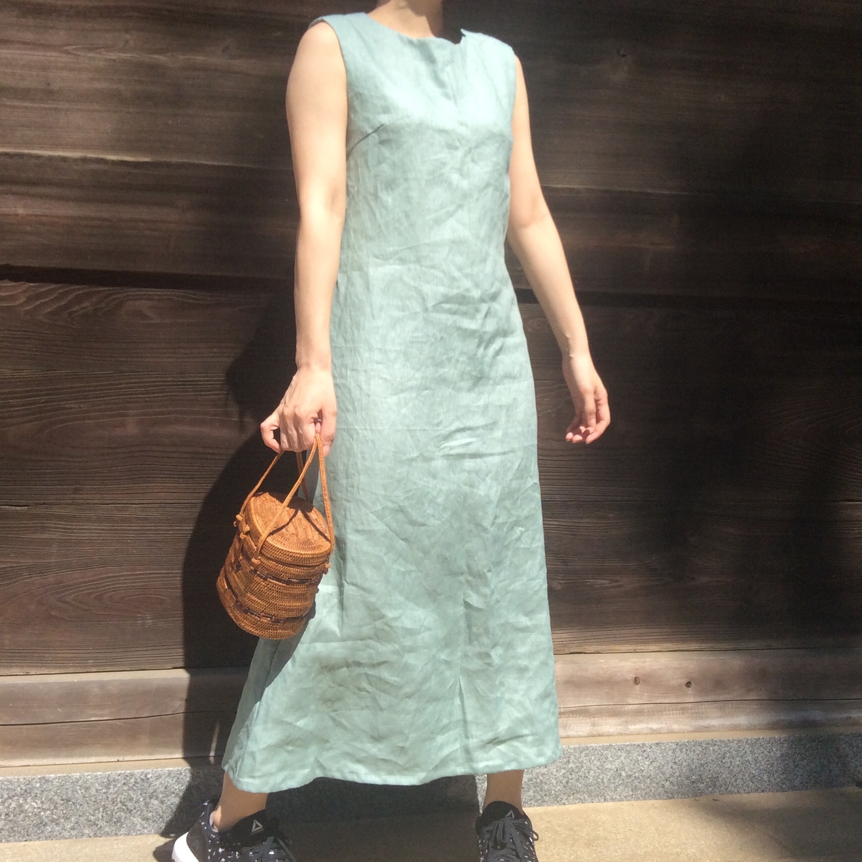 リネン100 涼しいロングノースリーブワンピース クルーネック 体型カバーレディースカジュアル Watahana