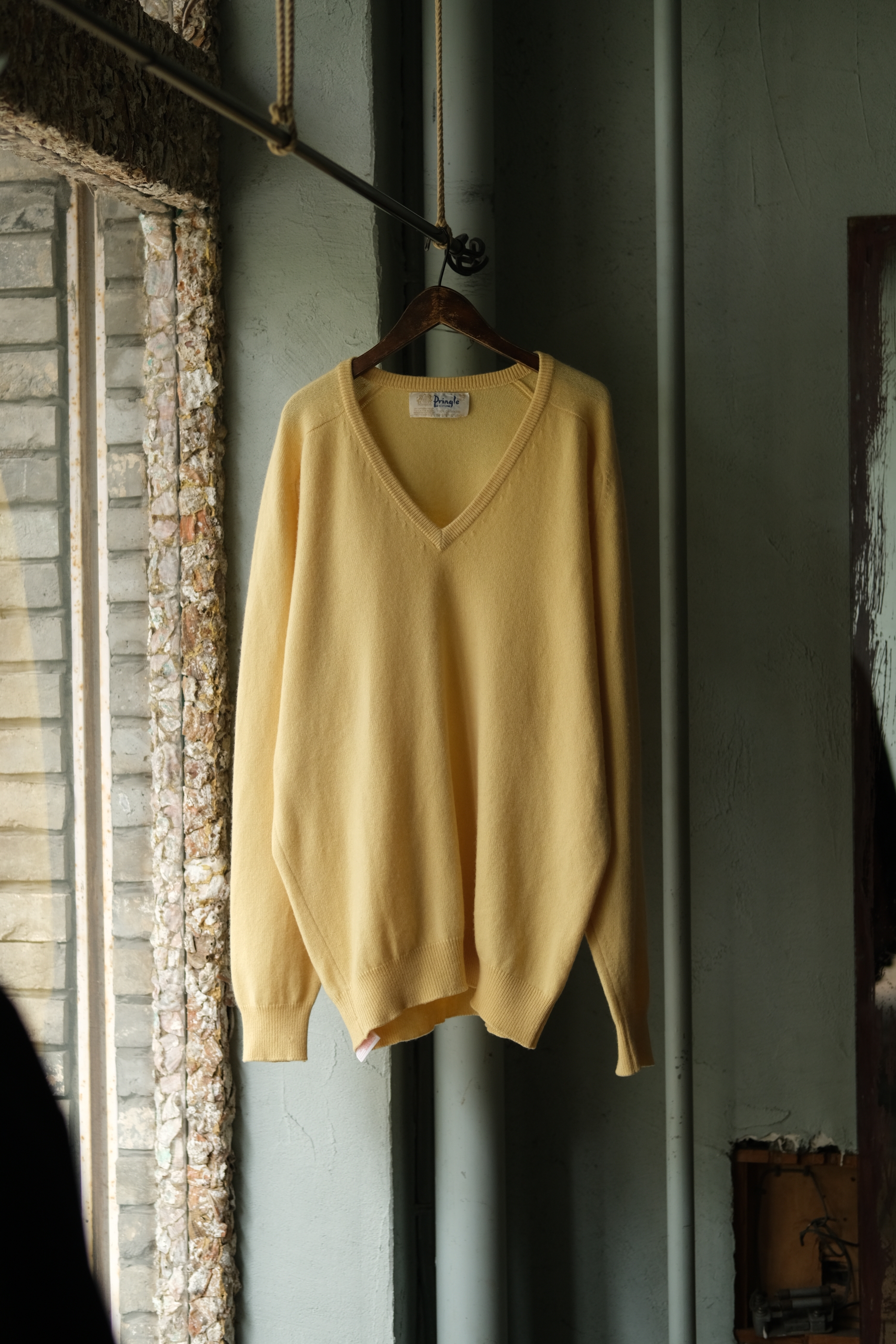 Utah/70-80's "Pringle of Scotland" v-neck cashmere sweater