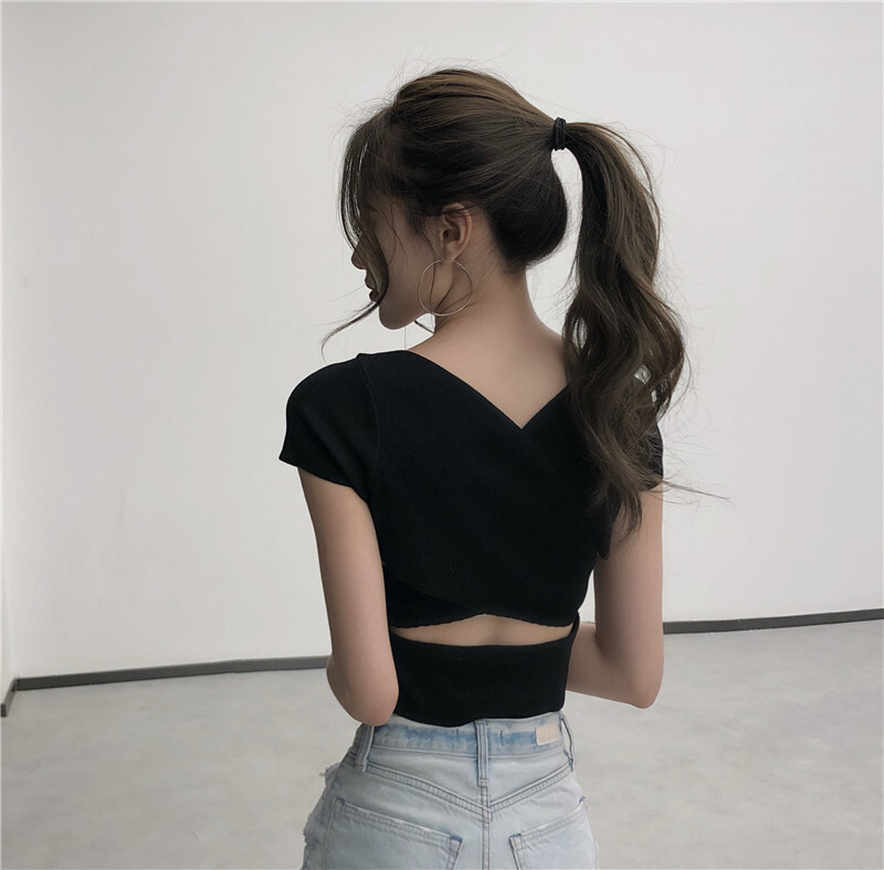 後ろ姿もセクシーな半袖tシャツ 黒 白 赤 1611 韓国レディースファッション通販tgy ティージーワイ