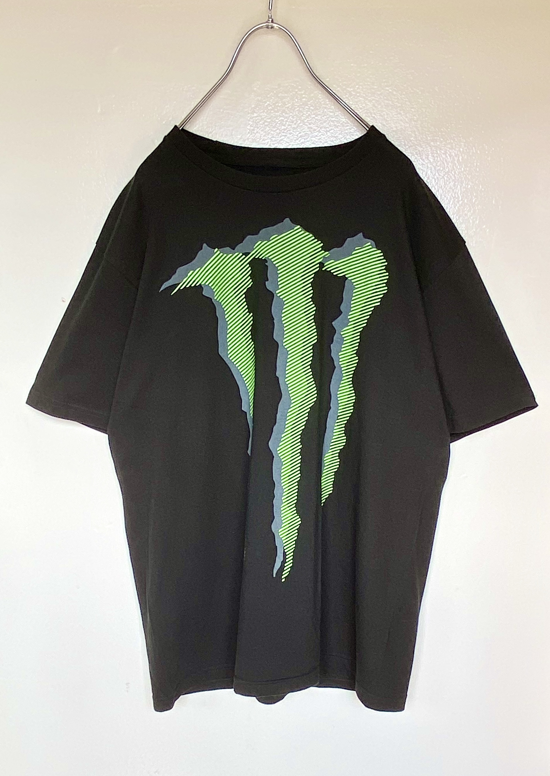 企業ロゴtee 古着 モンスター エナジードリンク Tシャツ 爪痕フロントデカロゴ 半袖 らくふる古着 リユース リメイク専門のオンライン古着shop 企業ロゴtee 古着 モンスター エナジードリンク Tシャツ 爪痕フロントデカロゴ 半袖 らくふる古着 リユース リメイク専門のオンライン古着shop