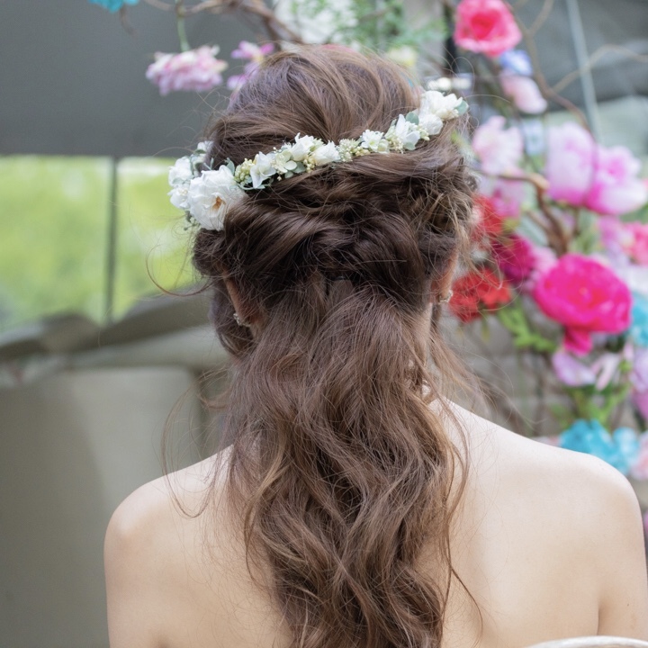 華奢なホワイト系ナチュラル花冠 Lafeuille Tokyo 華奢なホワイト系ナチュラル花冠 Lafeuille Tokyo