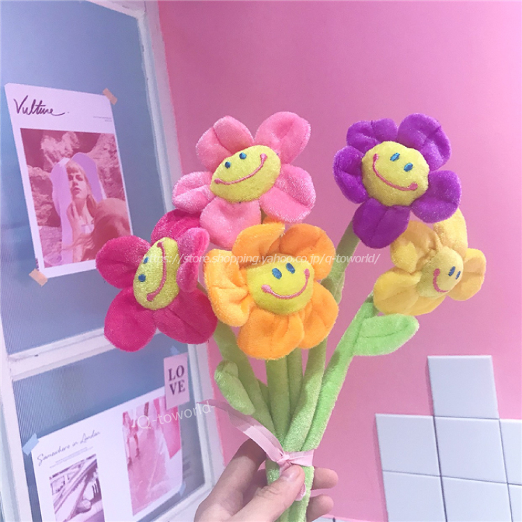 韓国で大人気 スマイルフラワーの花束 ブーケ 置物 オブジェ ギフト スマイルフラワー 韓国 ぬいぐるみ花束 ブーケ 枯れない花 Q Toworld キュートワールド 子供服 メール便は何点でも送料の合計は280円 韓国で大人気 スマイルフラワーの花束 ブーケ 置物 オブジェ ギフト スマイルフラワー 韓国 ぬいぐるみ花束 ブーケ 枯れない花 Q Toworld キュートワールド 子供服 メール便は何点でも送料の合計は280円
