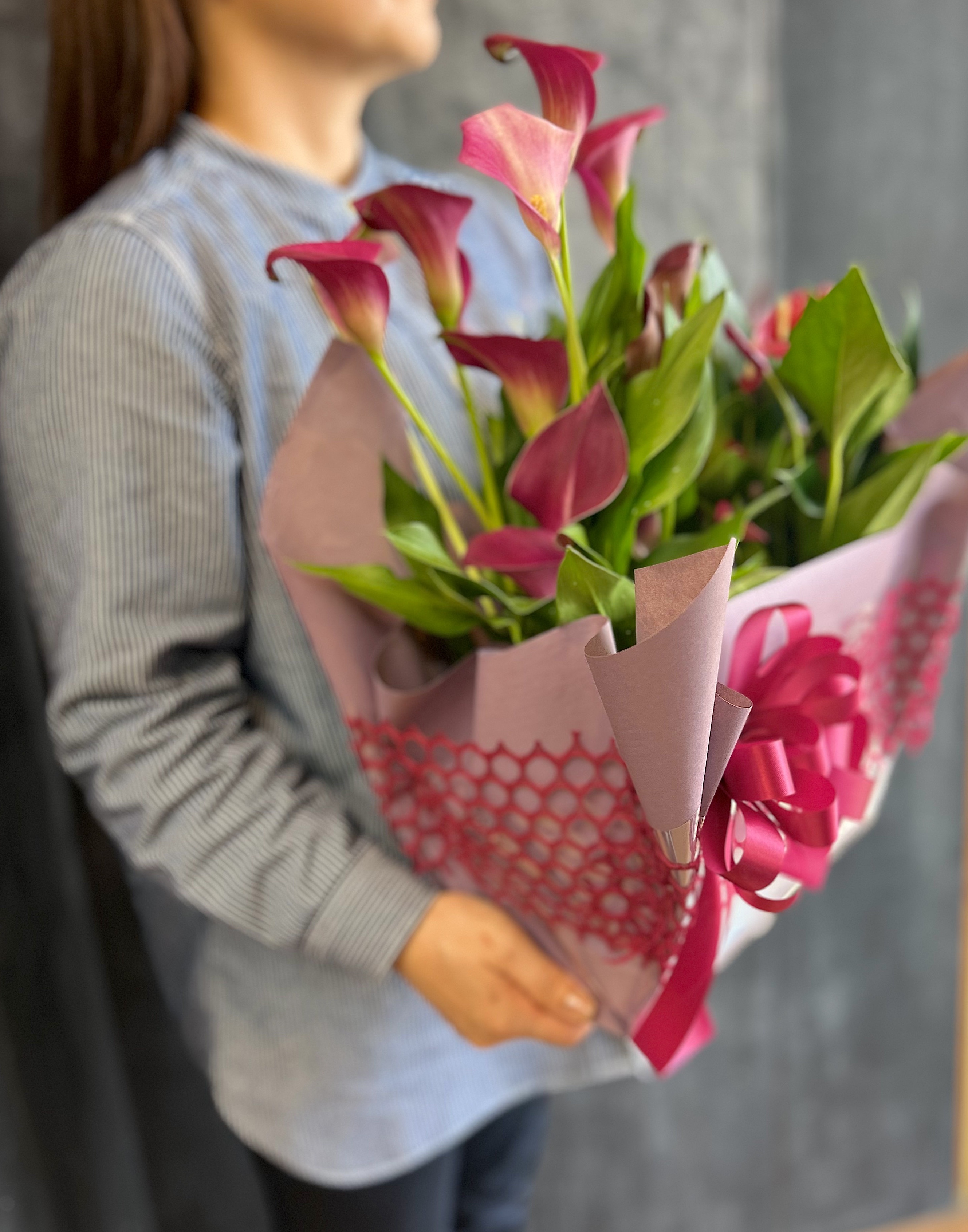 母の日(2025) Ⓓエレガントで個性豊かな花鉢セット（カラーとアンスリューム）（宅配便可）