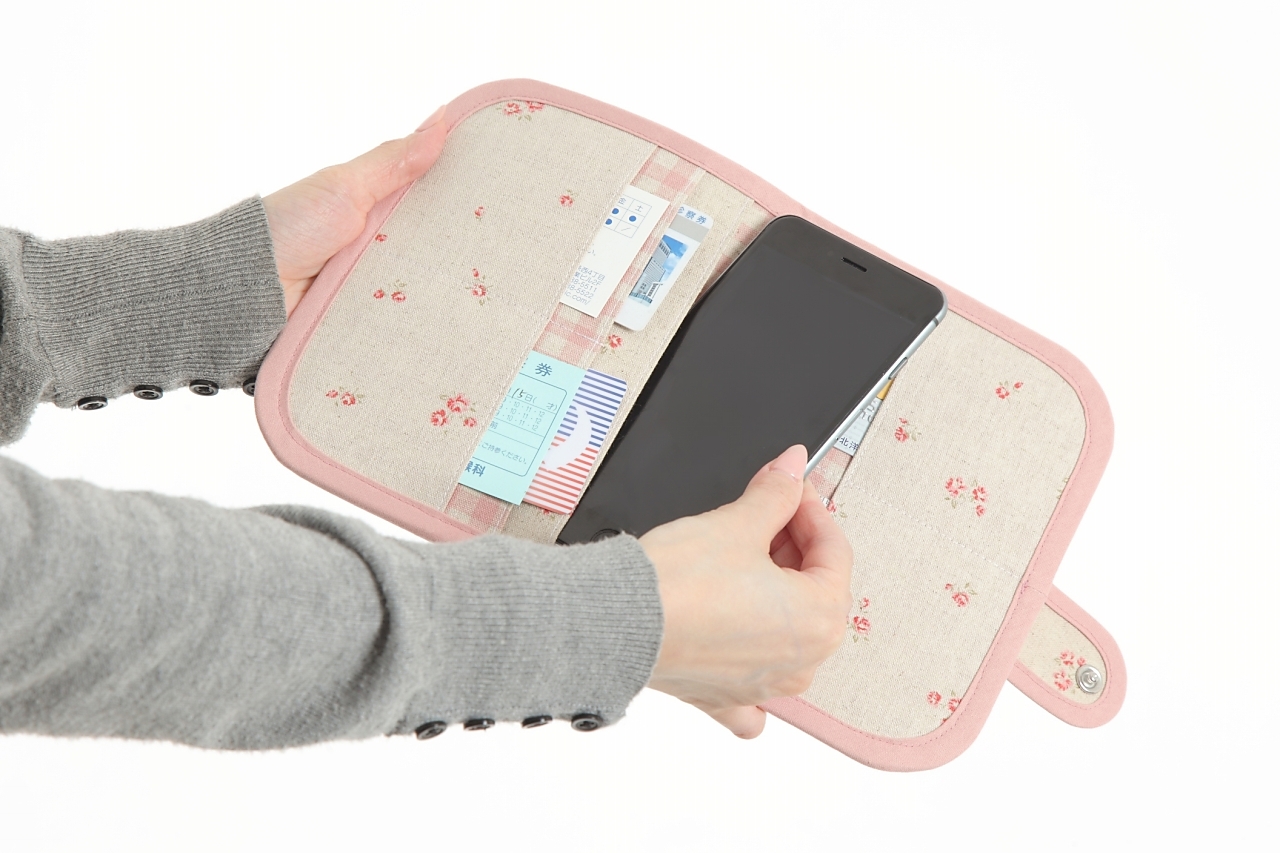 診察券 保険証 お薬手帳入れ 通院用ケース 手作りマルチケース 小花柄 手作り母子手帳ケースの Lovely Lily 診察券 保険証 お薬手帳入れ 通院用ケース 手作りマルチケース 小花柄 手作り母子手帳ケースの Lovely Lily