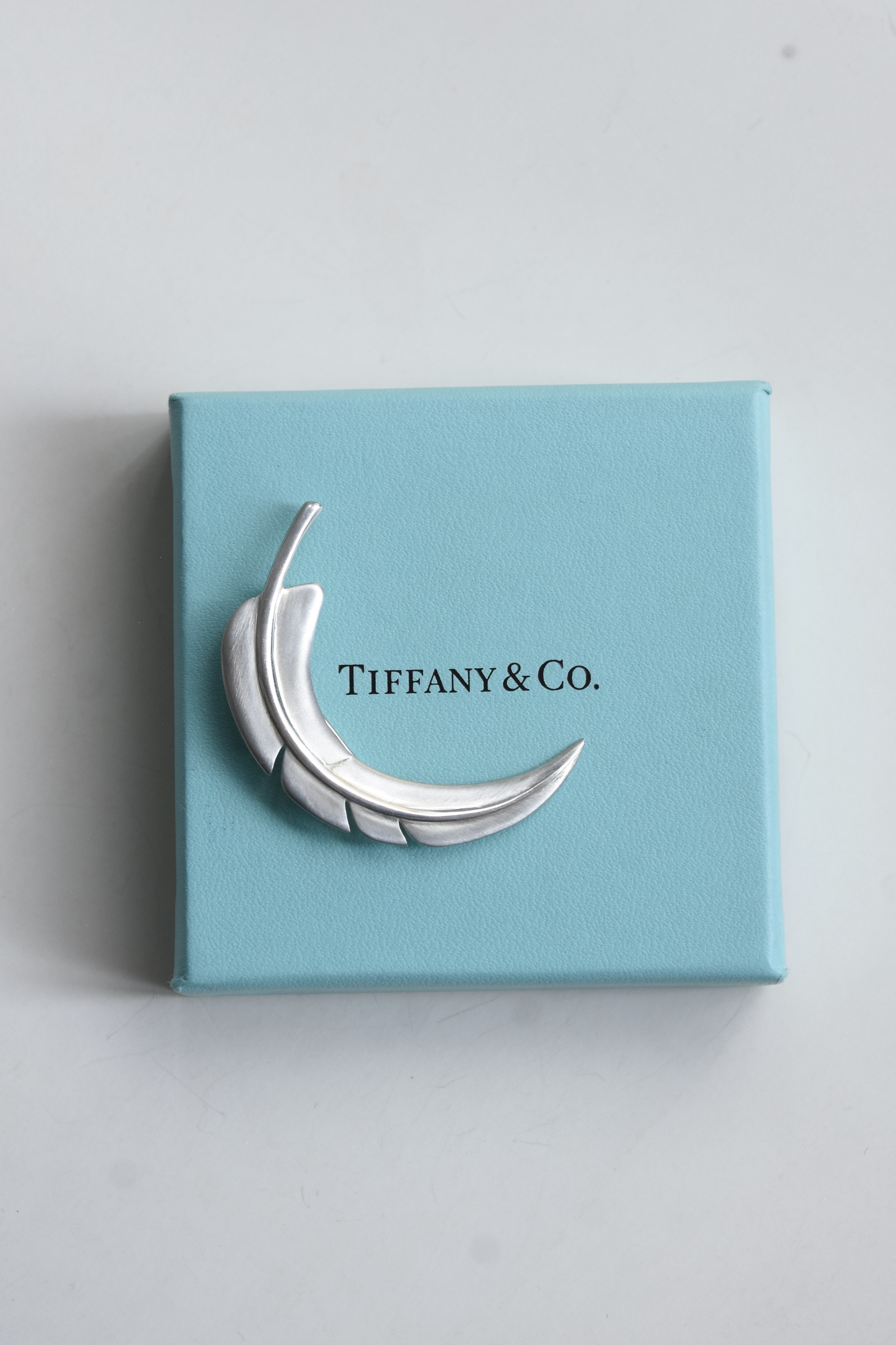 IORI/"Tiffany& Co."brooch/feather