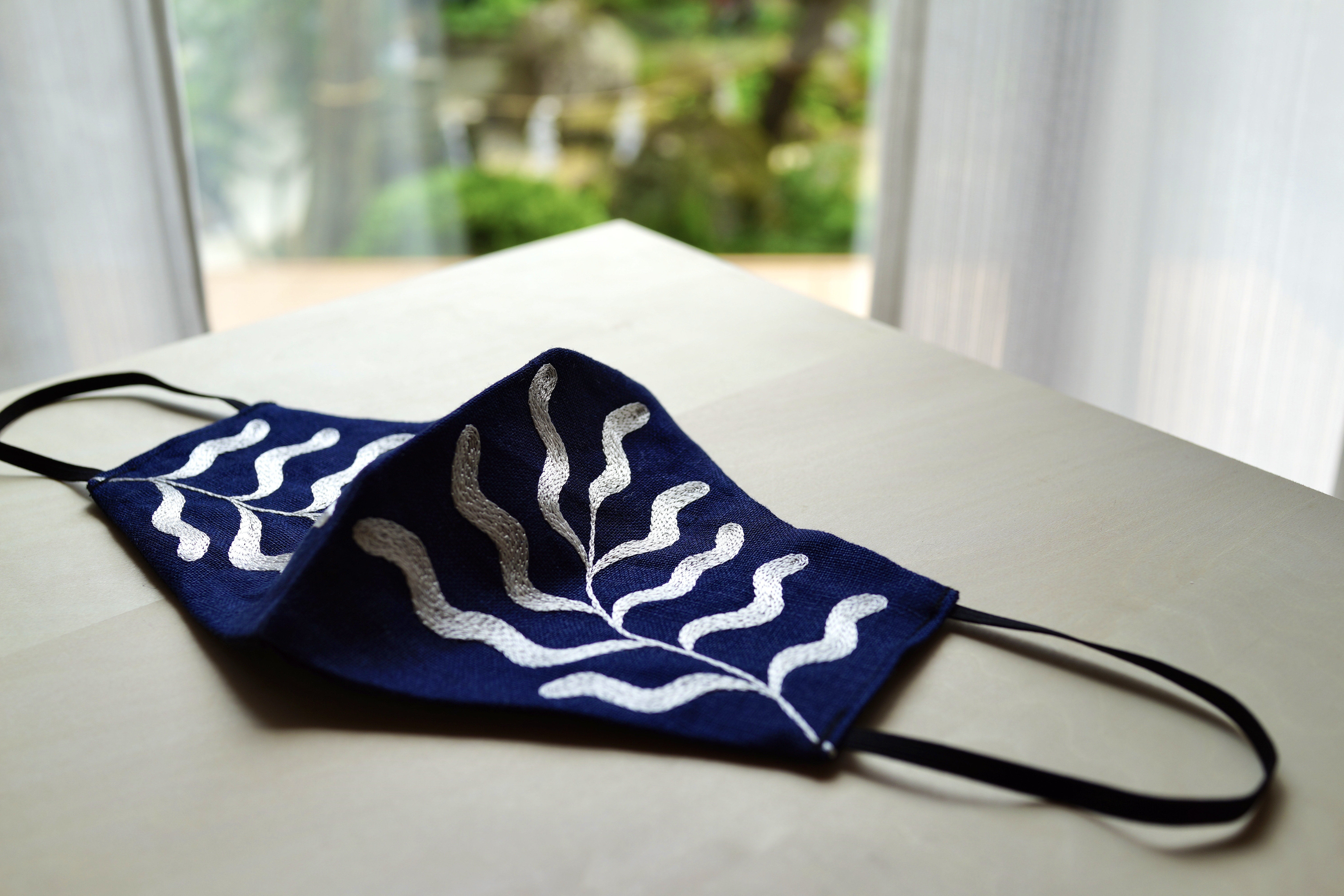 【刺繍マスク】 "Sea plant-white"