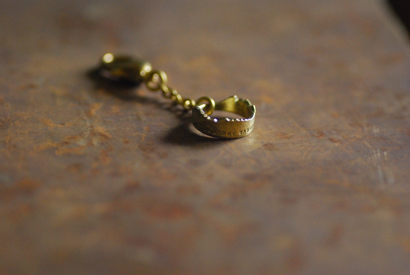 手作りキーホルダー 穂高稜線 Designed By Mauve 穂高岳山荘 公式オンラインショップ