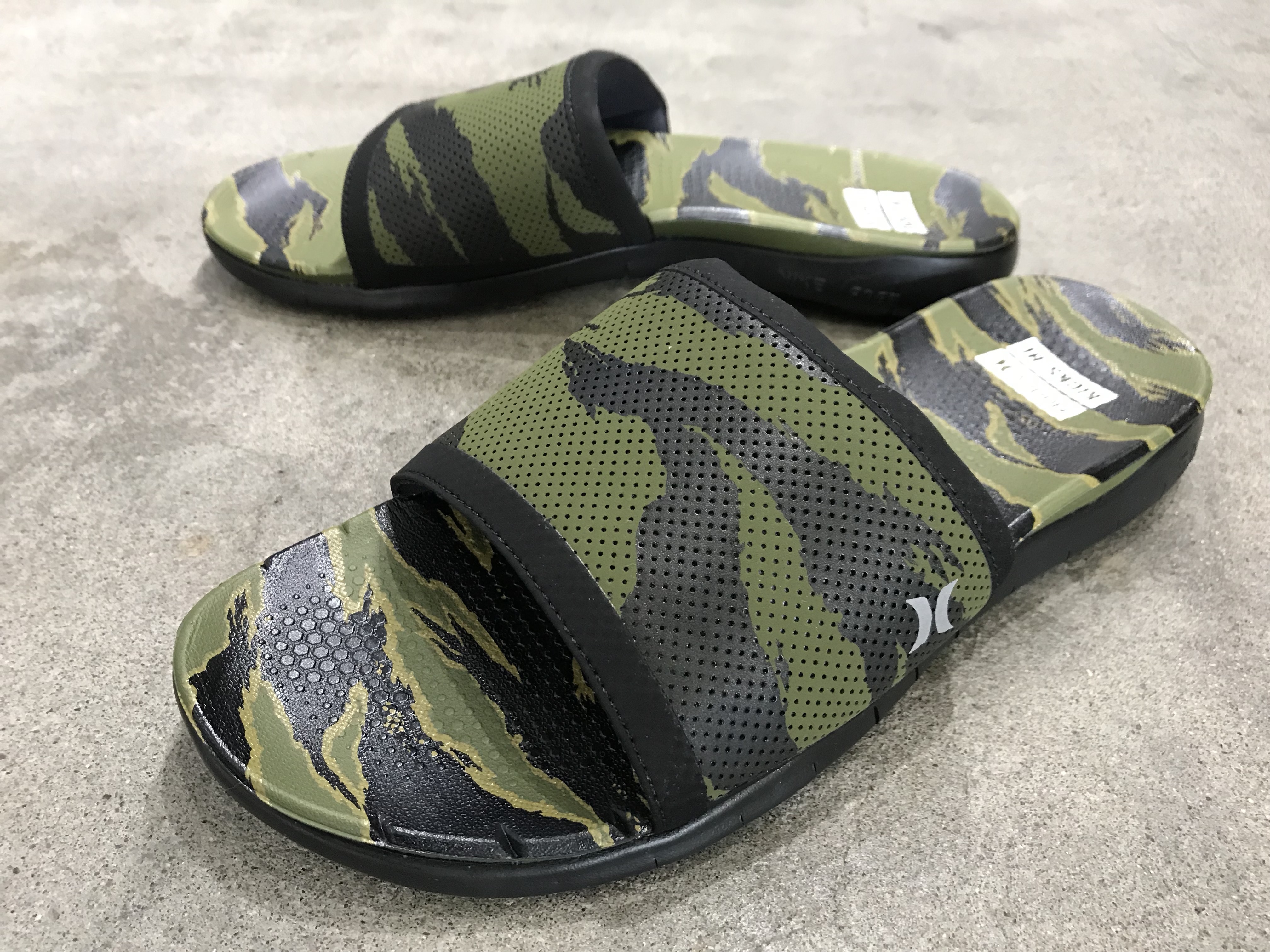 KICKS/HI x HURLEY PHANTOM FREE SLIDE 