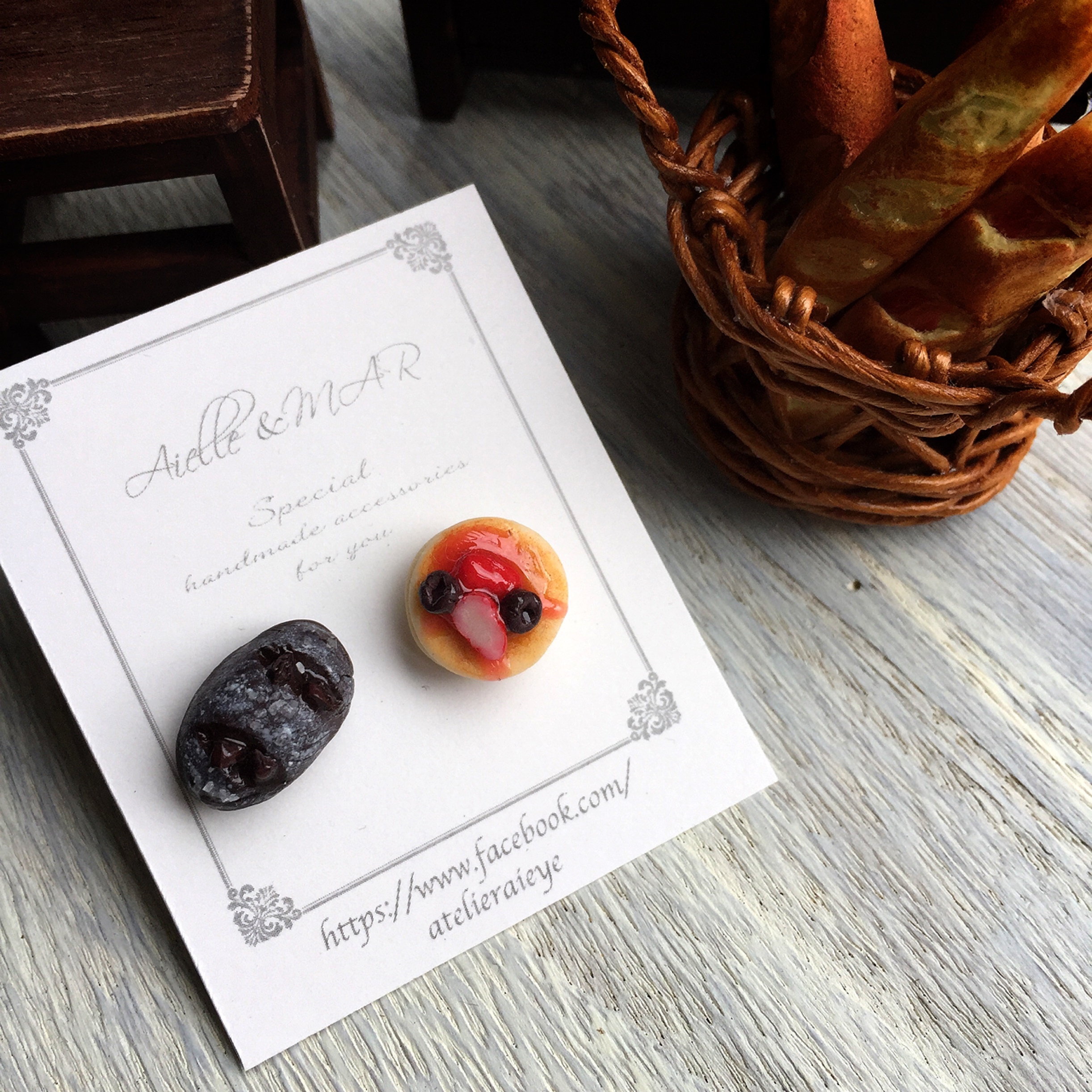 チョコパン フレーク入り パンケーキ ピアス Aiellemar チョコパン フレーク入り パンケーキ ピアス Aiellemar