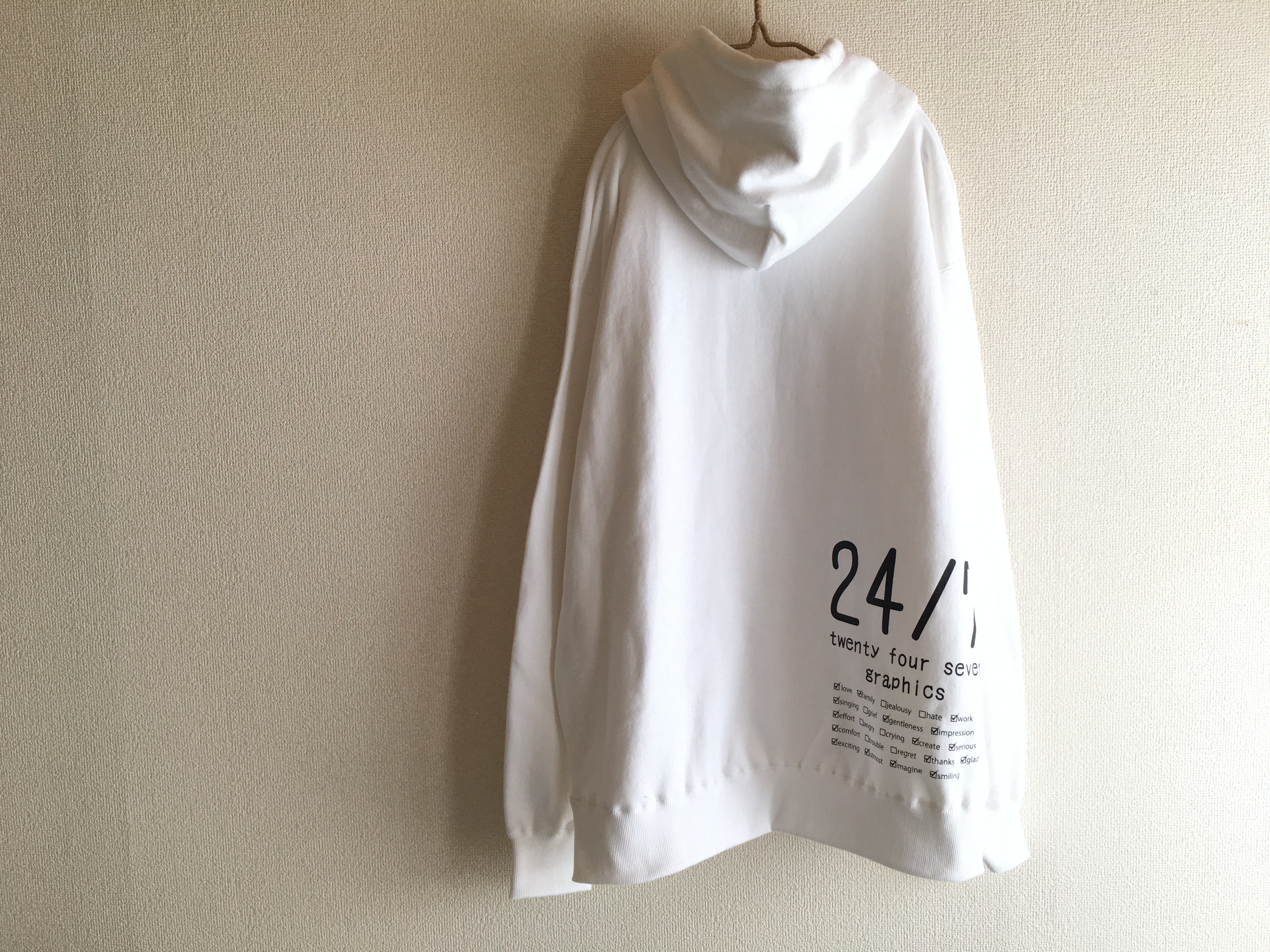 24 7ロゴ ビッグプルオーバーパーカー ホワイト メンズxl Xxl 裏パイル ユニセックス Tシャツ パーカーブランド 24 7graphics