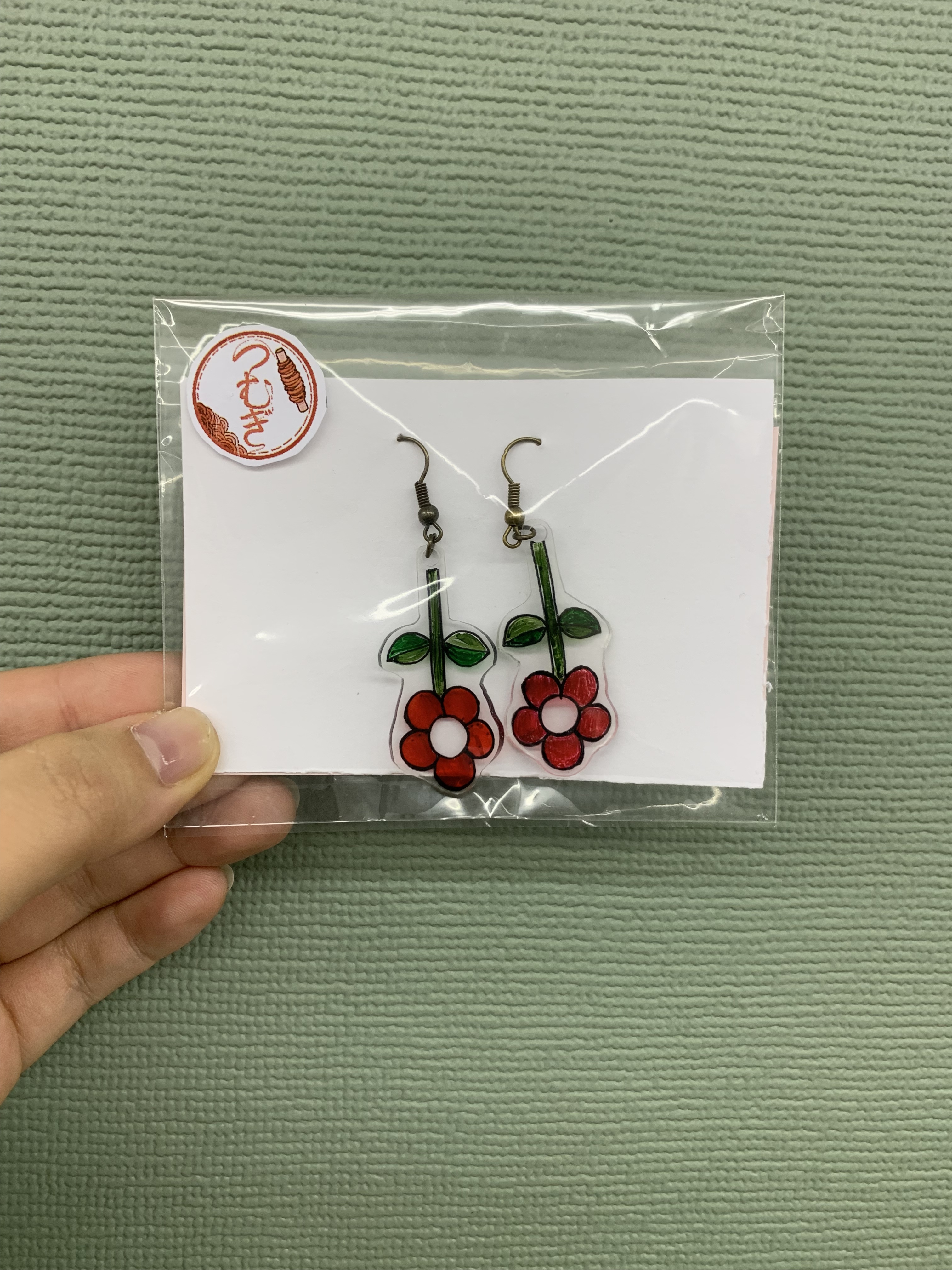 花のピアス プラ板 プラバン 高次脳機能障害者支援 つむぎ 花のピアス プラ板 プラバン 高次脳機能障害者支援 つむぎ