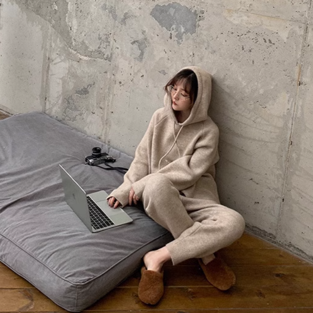 トップス パンツ 部屋着 セットアップ ストレートパンツ 長袖 Vネック フード ストレート Iライン ふわふわ ポケット ハイウエスト 伸縮性 ニット 大人可愛い きれいめ シンプル カジュアル