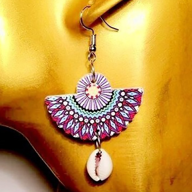 個性的な木製ピアス Connery 個性的な服やインテリアを販売している人気通販サイト 日本では手に入らない激レア商品がいっぱい