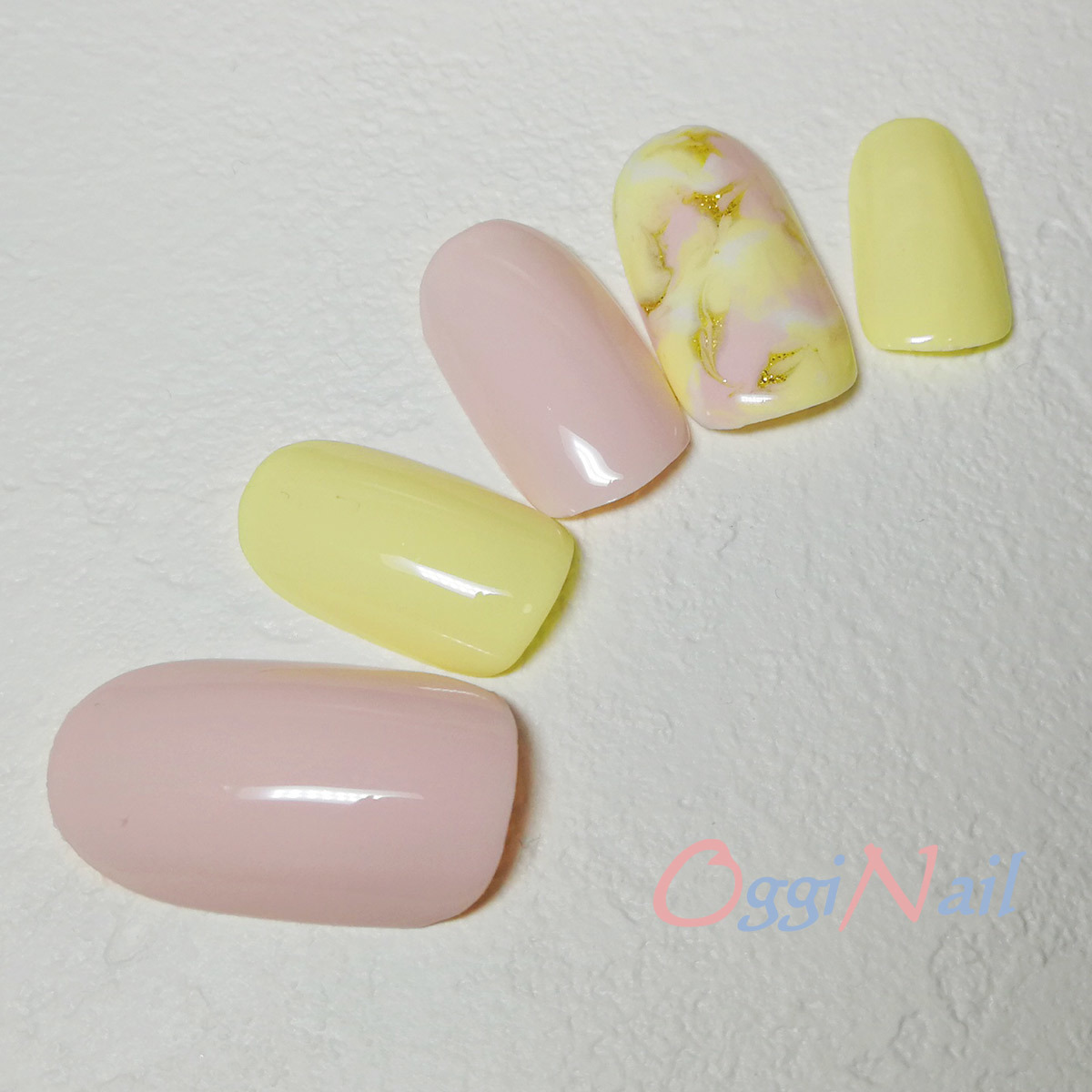 シンプルネイル パステルマーブル ピンク イエロー Nt 049 ブライダルネイル のお店 Oggi Nail Shop