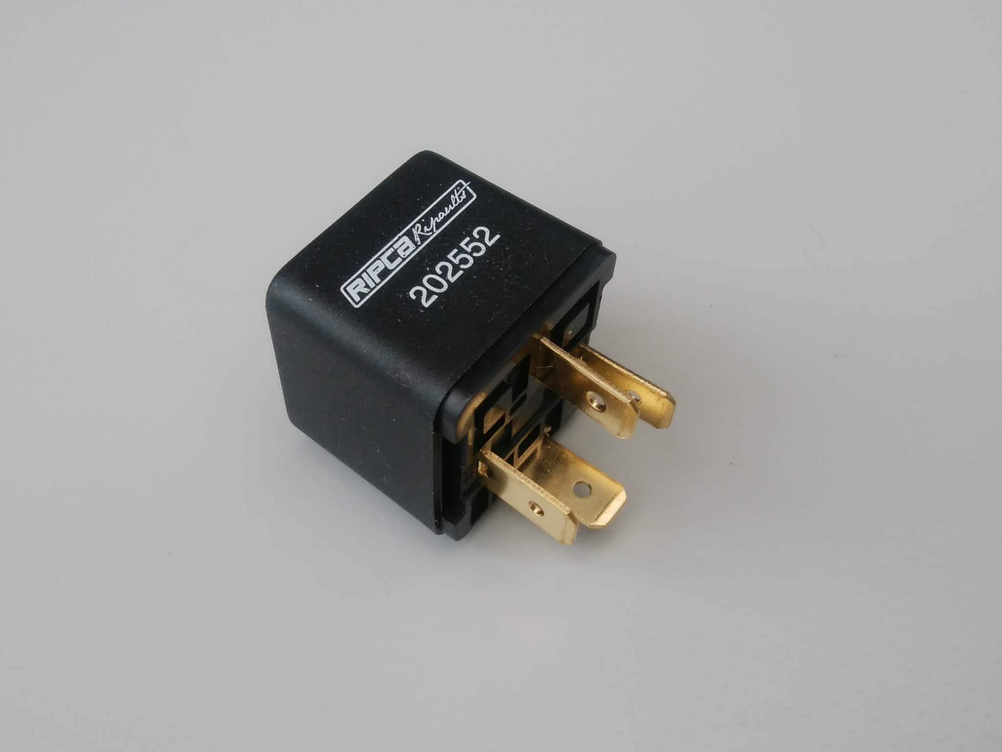Реле 12v 40a