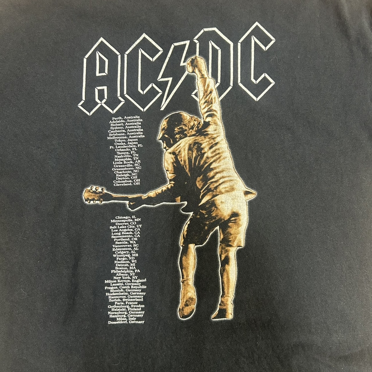 00s AC/DC “Stiff Upper Lip” ツアー Tシャツ ロック バンドT フェード ブラック XL の画像 4