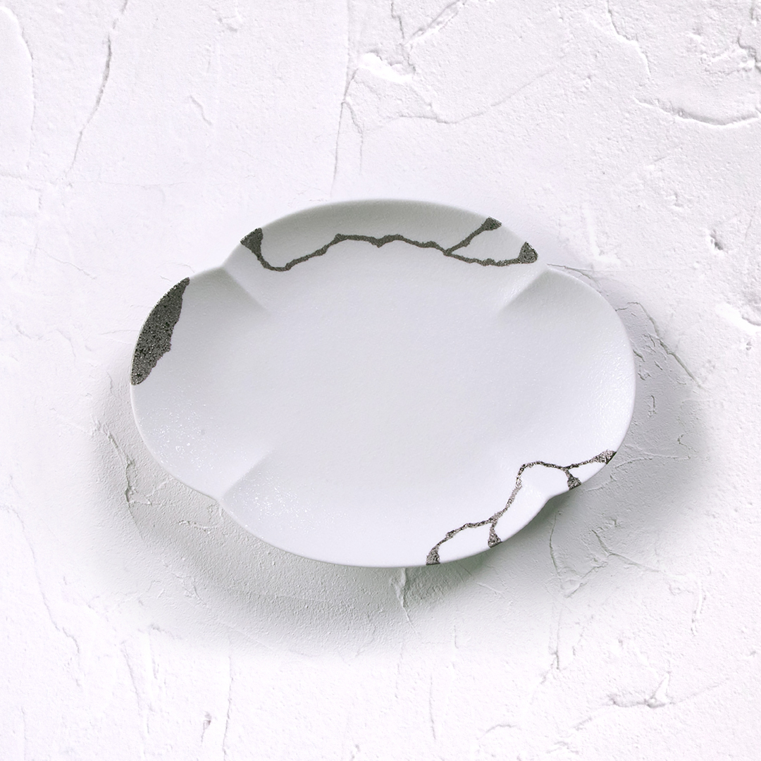 【UnCオリジナル／KINTSUGI風シリーズ】有田焼 20cm 楕円木甲皿 スノープラチナたまり線サムネイル画像