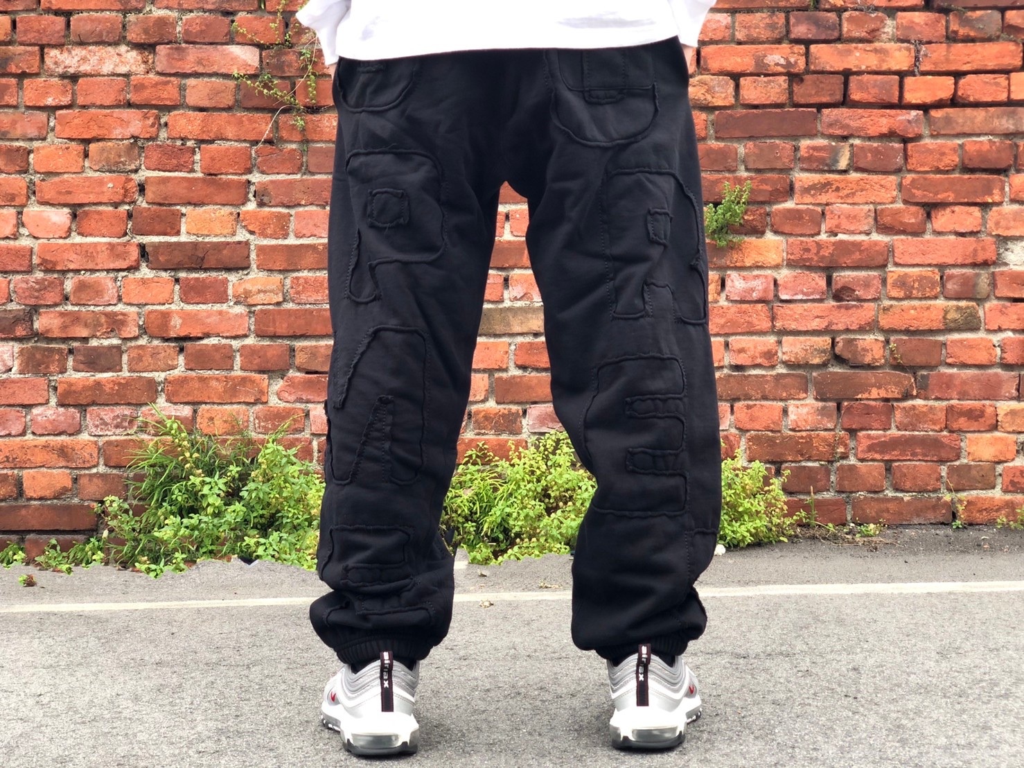 supreme Cutout Letters Sweatpants パンツ Cutout Letters Sweatpant | Supreme 20ss