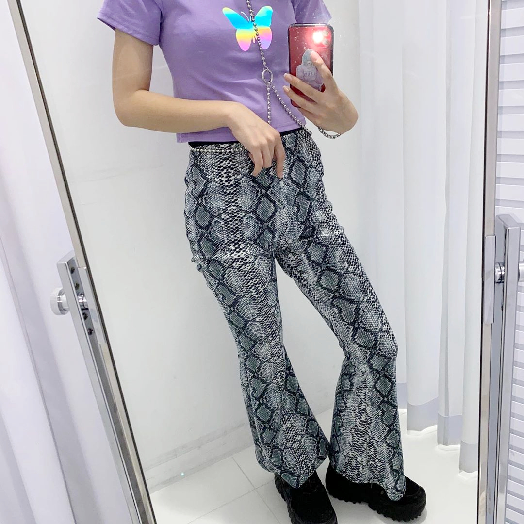 パイソンフレアパンツ Volcan Aphrodite パイソンフレアパンツ Volcan Aphrodite