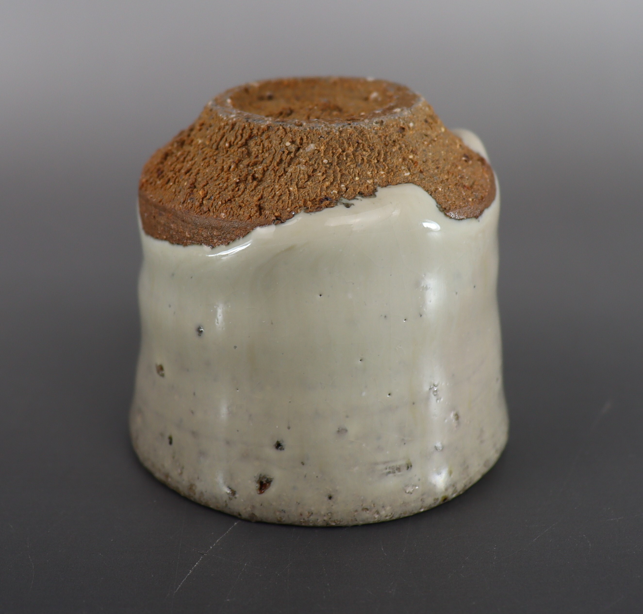 上野焼 山岡徹山 共箱付 灰釉窯変ぐい吞 うつわの弥土 横浜市陶器店 上野焼ぐい吞 備前焼ぐい吞 唐津焼ぐい吞 唐津焼ぐい吞み 唐津焼ぐい飲み