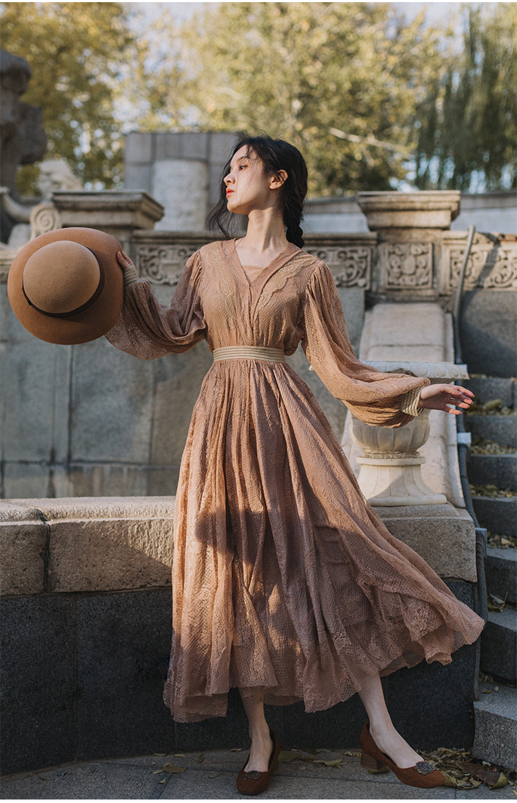 送料無料 ドレス レディース パーティードレス ワンピドレス ドレスワンピース カジュアルドレス スマートカジュアル ミモレ丈 Aライン レース 透け感 シースルー 柔らかい きれいめ 袖あり ランタンスリーブ 長袖 襟なし Vネック フリル 大人可愛い ナチュラル 素朴