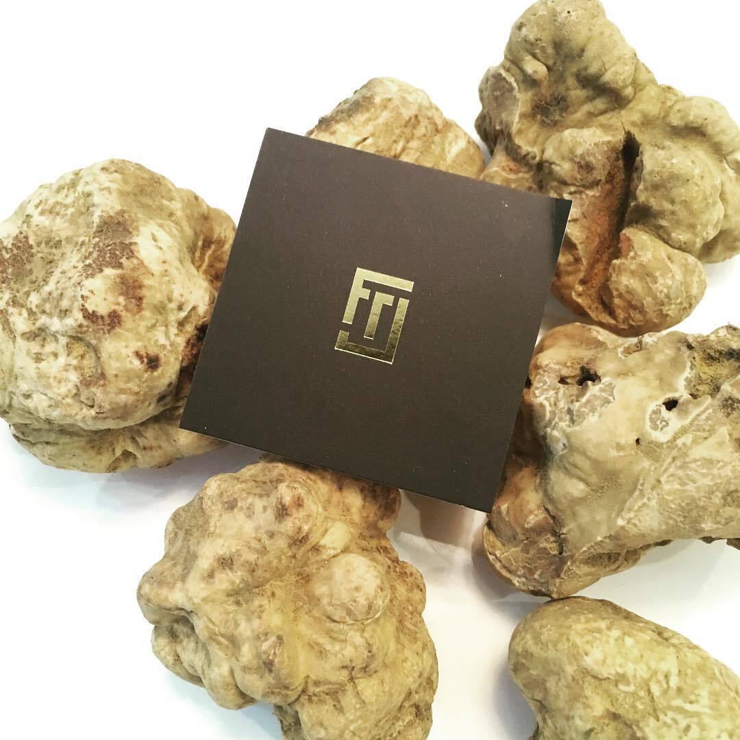 白トリュフ100gパック | FRESH TRUFFLE JAPAN