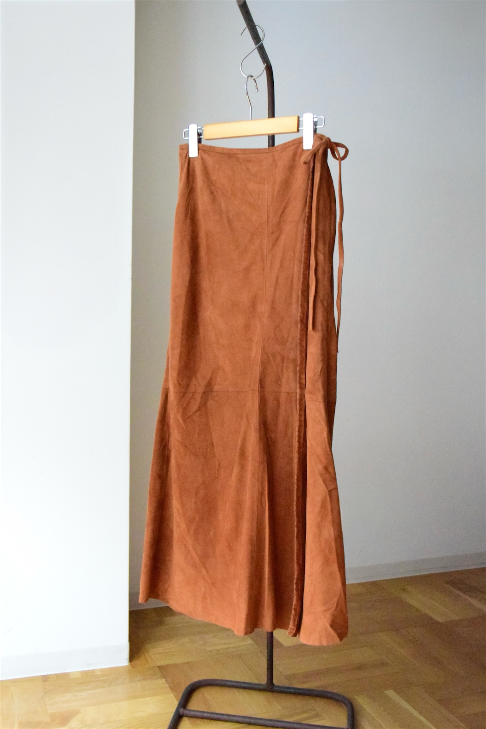 vintage suede wrap skirt の画像 4