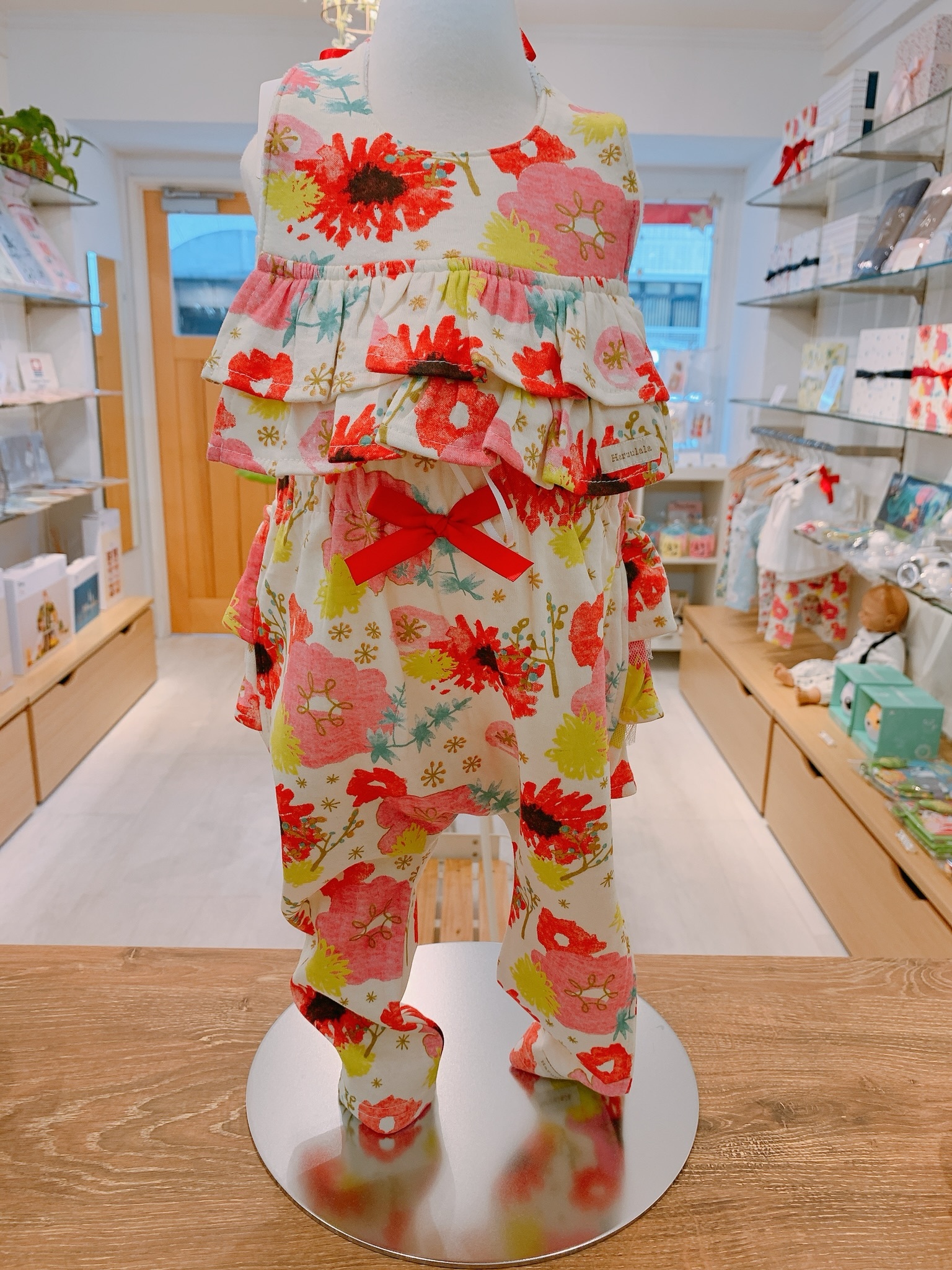女の子の出産祝い スタイとロングパンツのギフトboxセット ベビーギフト poco 女の子の出産祝い スタイとロングパンツのギフトboxセット ベビーギフト poco