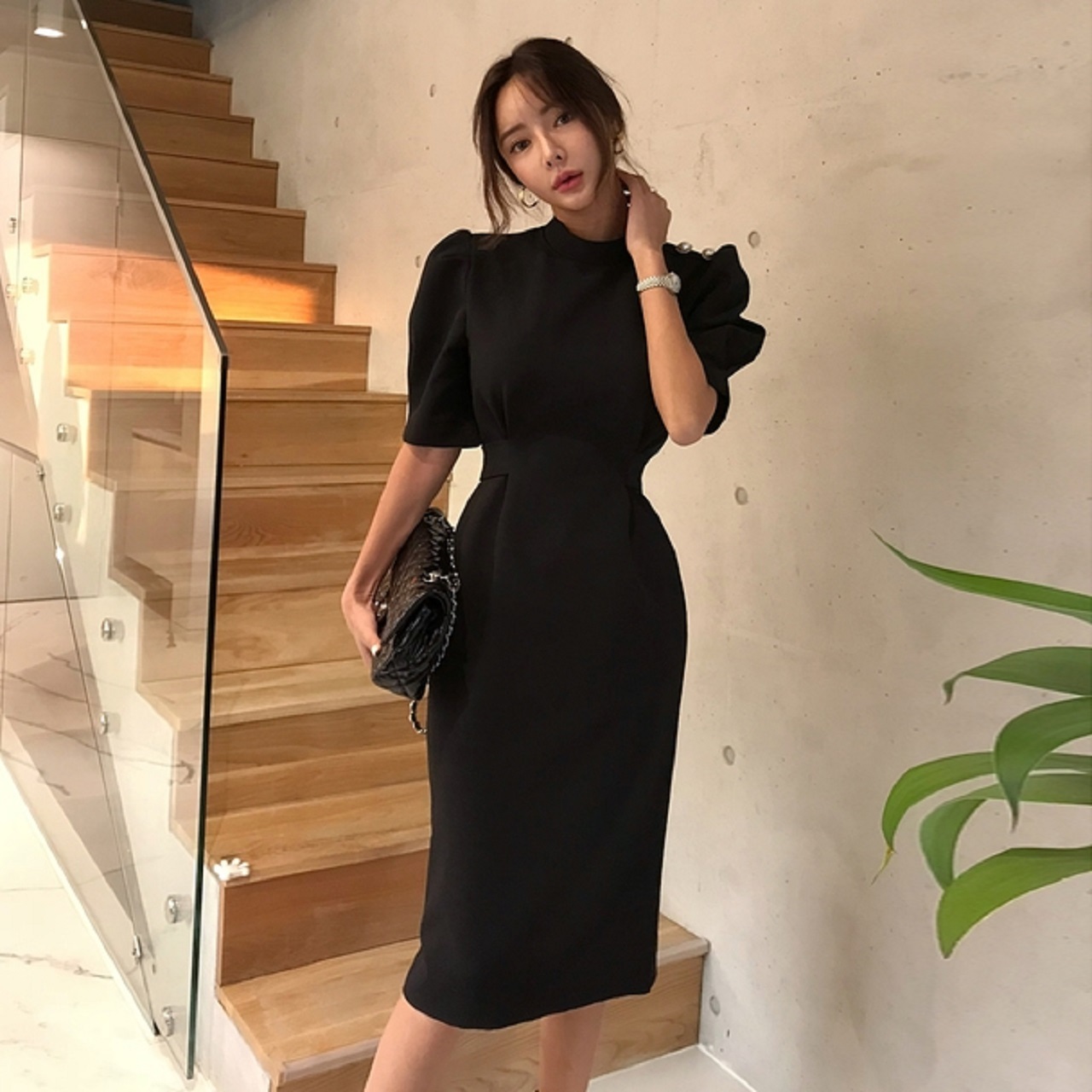 黒ワンピース 黒ワンピ ワンピース ワンピ フォーマル 無地 シンプル パール ひざ丈 通勤 オフィス デート エレガント 上品 レディース 定番 トレンド 韓国 Op0130 Colorful Closet おしゃれなトレンド海外レディースファッション通販 カラフルクローゼット