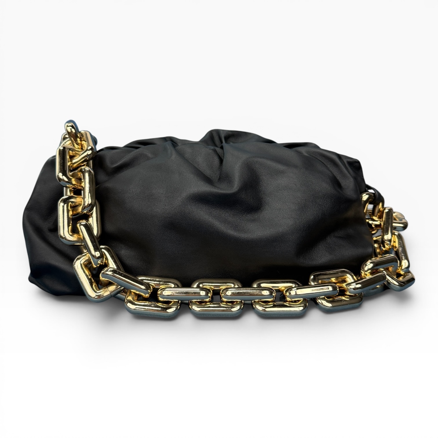 【BOTTEGA VENETA】ボッテガヴェネタ “THE CHAIN POUCH” レザー ショルダーバッグ