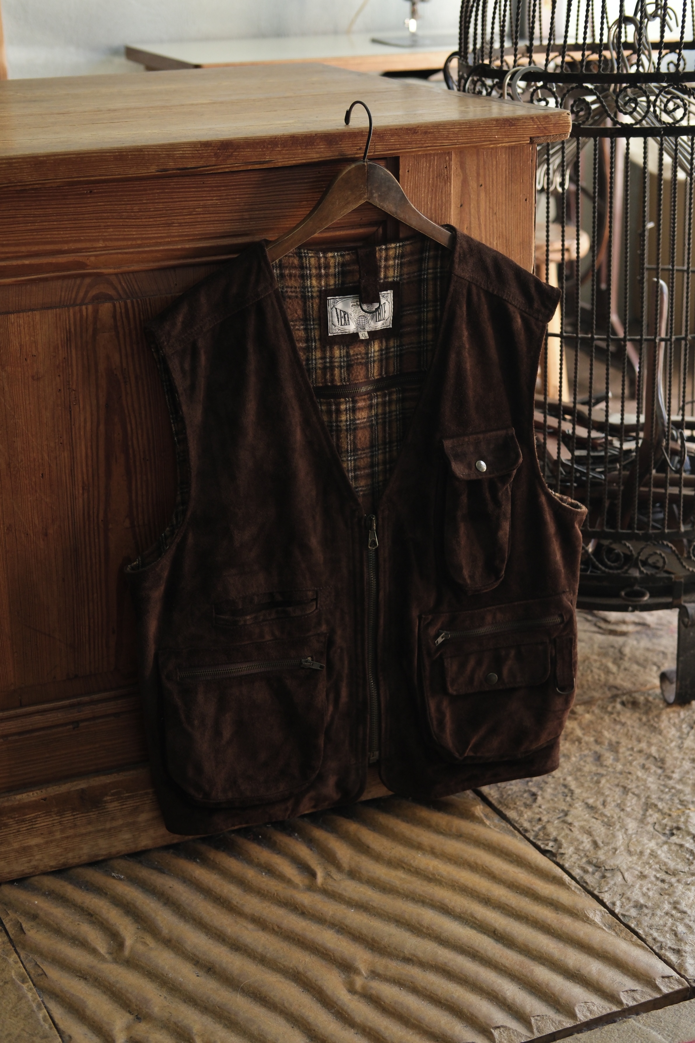 Utah/90’s “VERA PELLE” suède leather vest/made in Italy