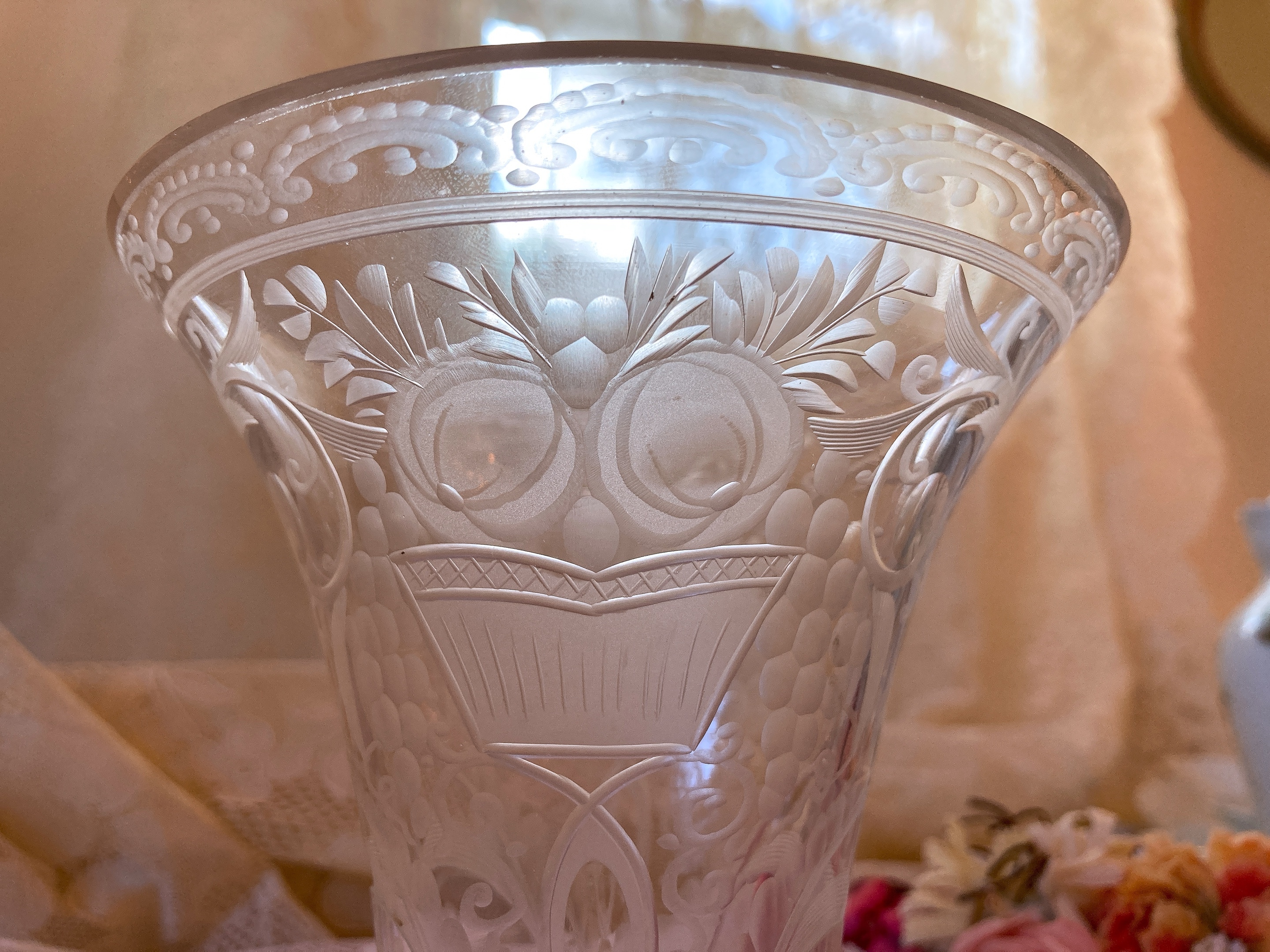 フランス 薔薇のカットガラスのフラワーベース 株式会社antiquerose 山岡