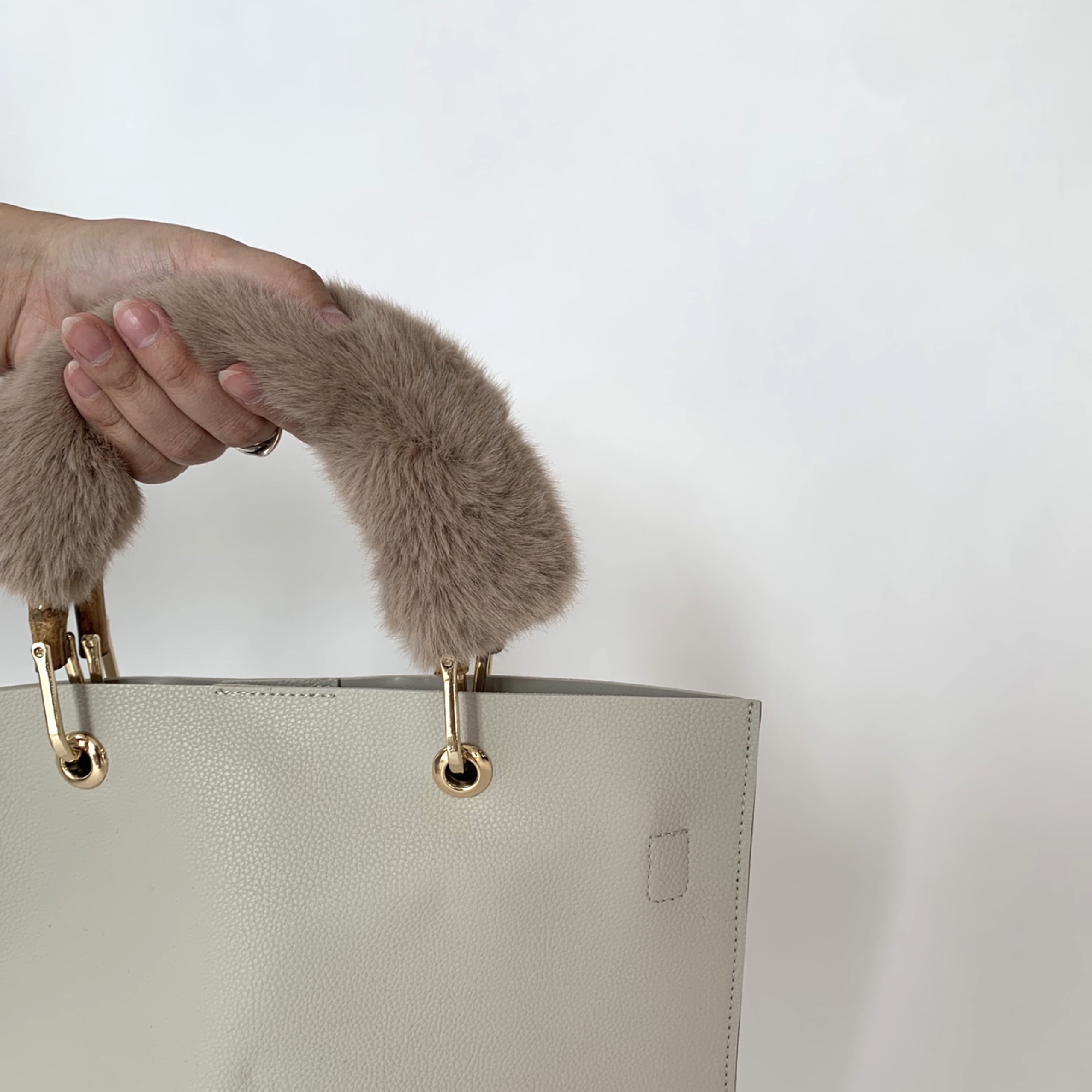 Fur handle for BAG SAPHIR