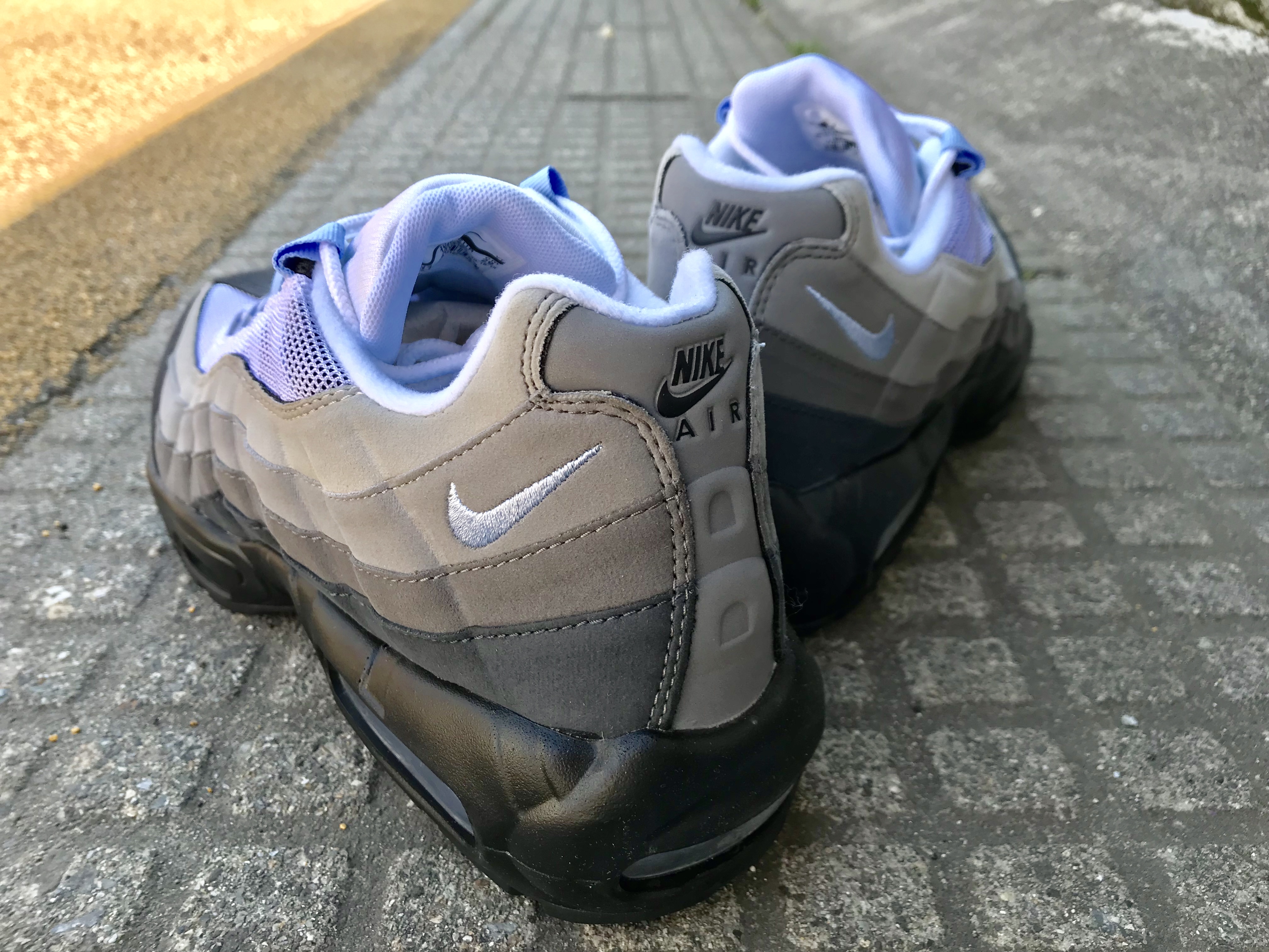 foamposite silver and black