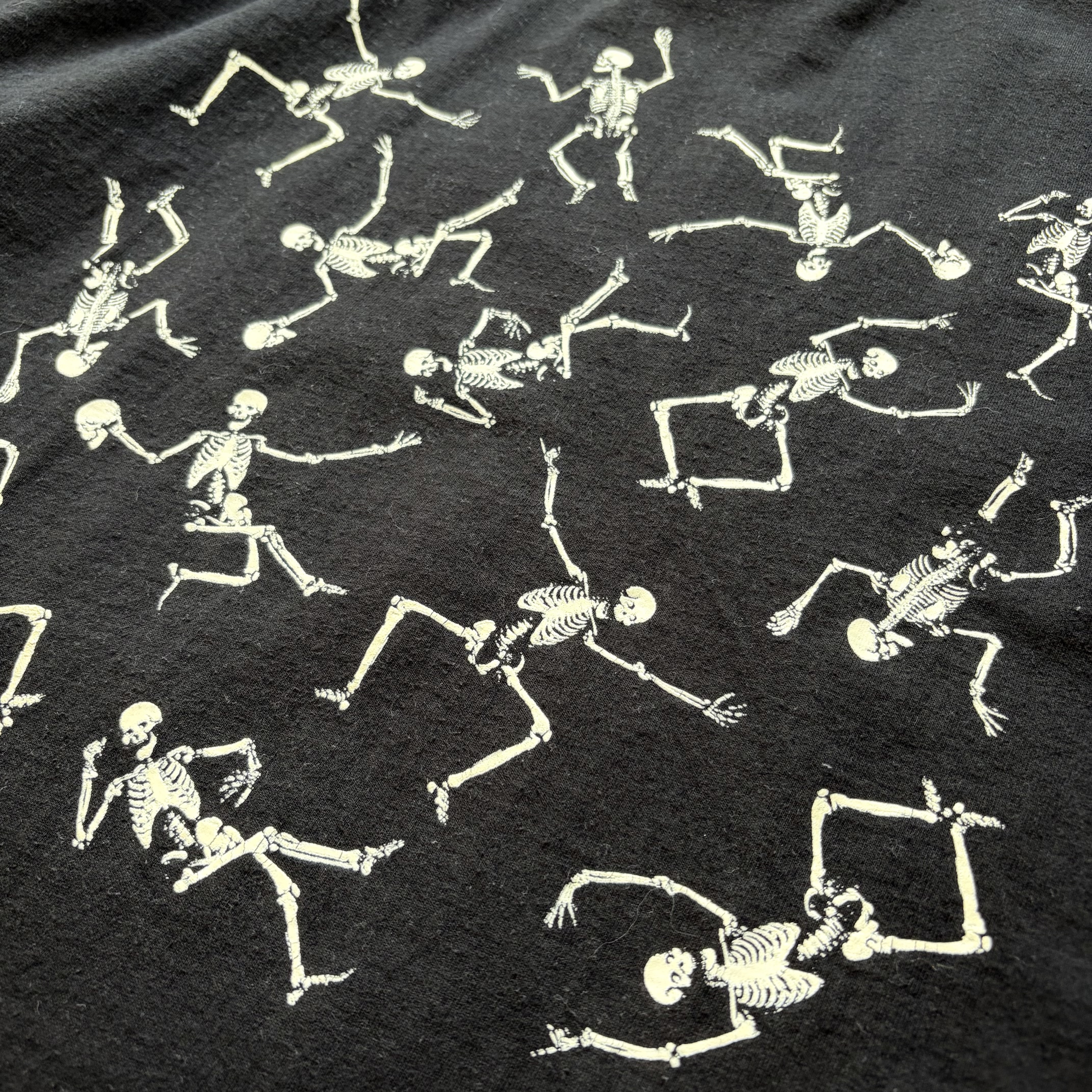 90s Dancing skull ガイコツ Tシャツ の画像 2
