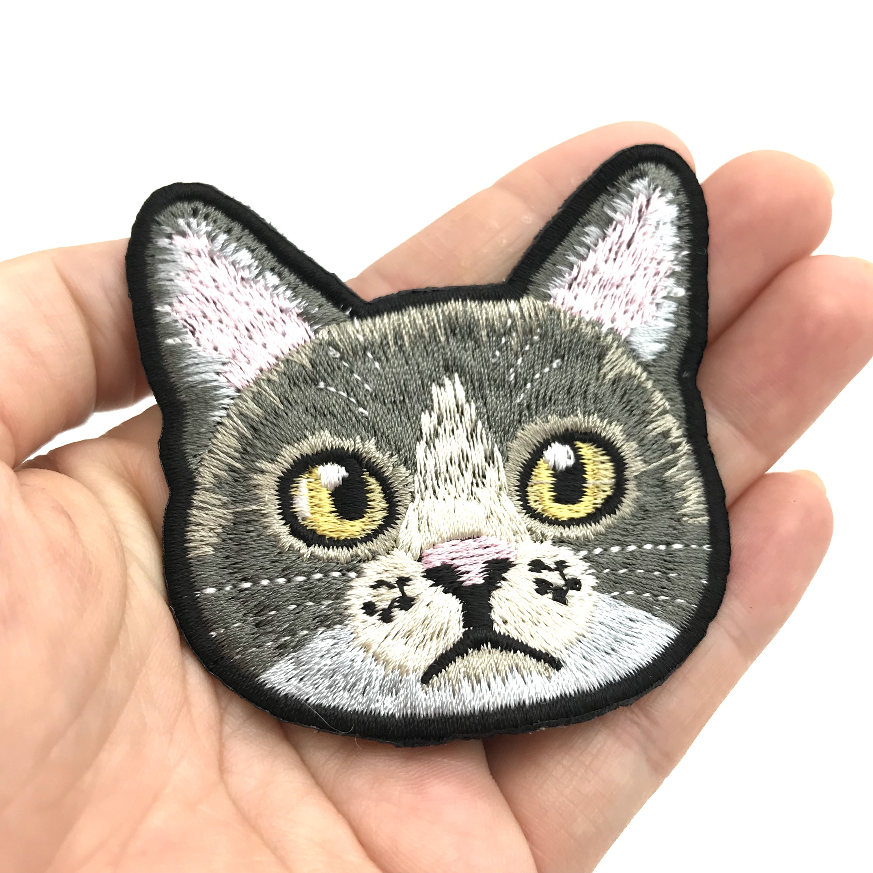 ちいかわシール 猫めぐり]ハチワレの貫禄 刺繍シールワッペン