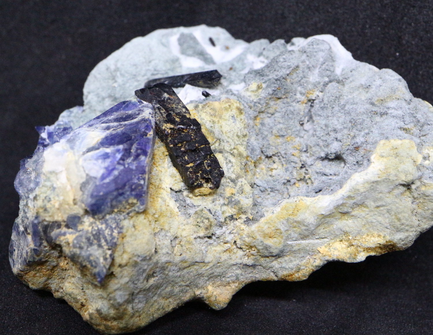 ベニトアイト ネプチュナイト 原石 ベニト石 18g BN030 | American Minerals + Gemmy You