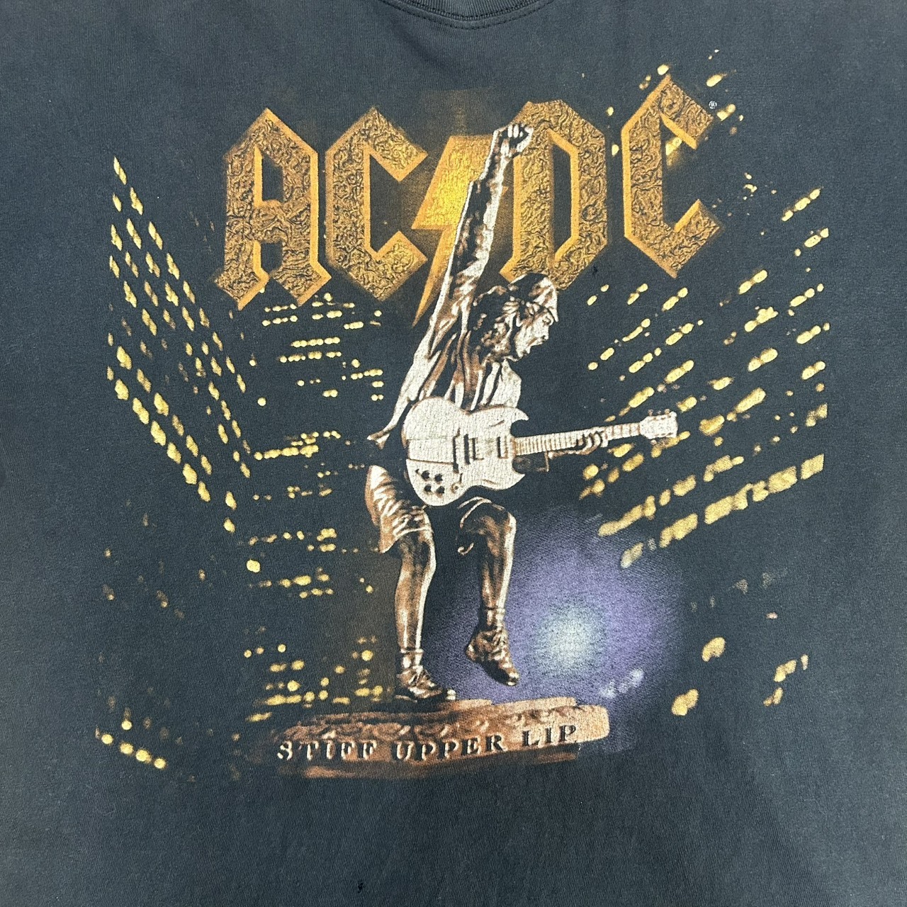 00s AC/DC “Stiff Upper Lip” ツアー Tシャツ ロック バンドT フェード ブラック XL の画像 3