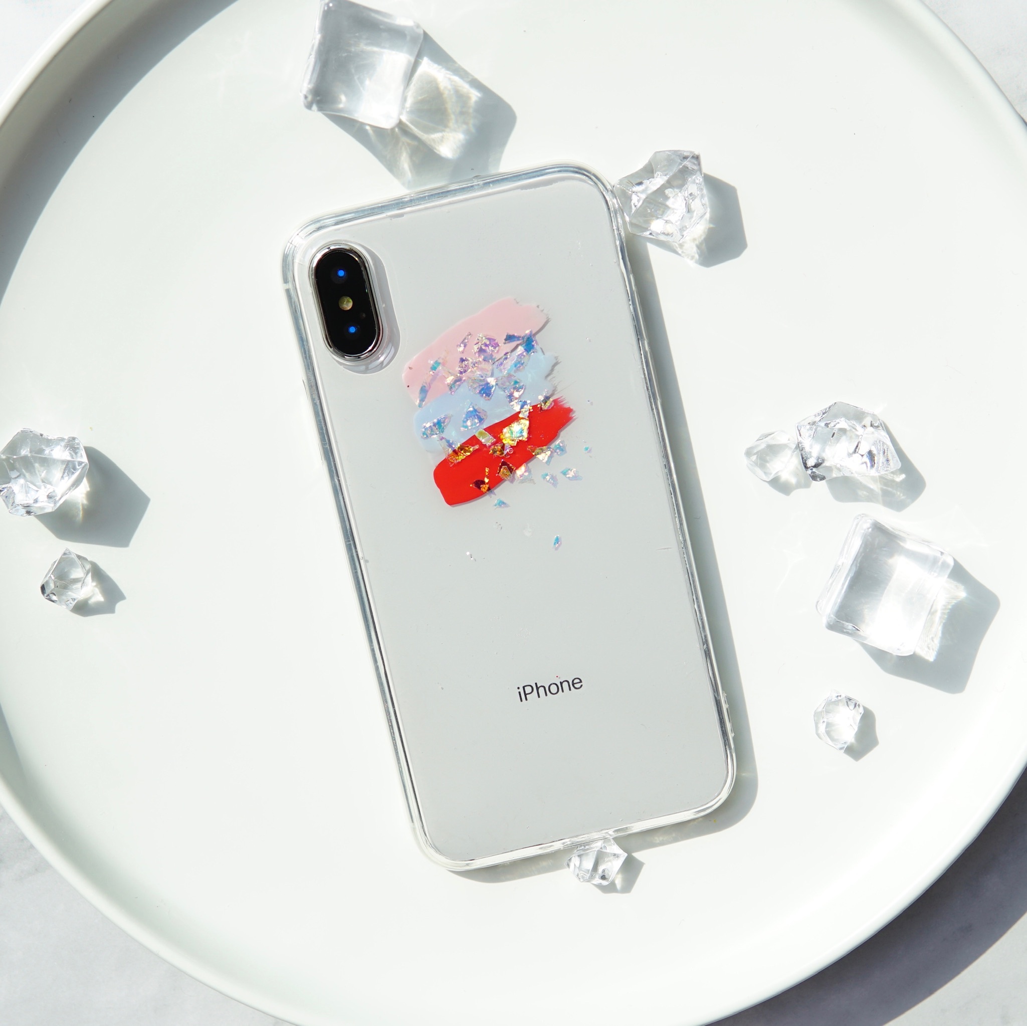 シンプルな3色マニキュアで描くスマホケース C Gaacal